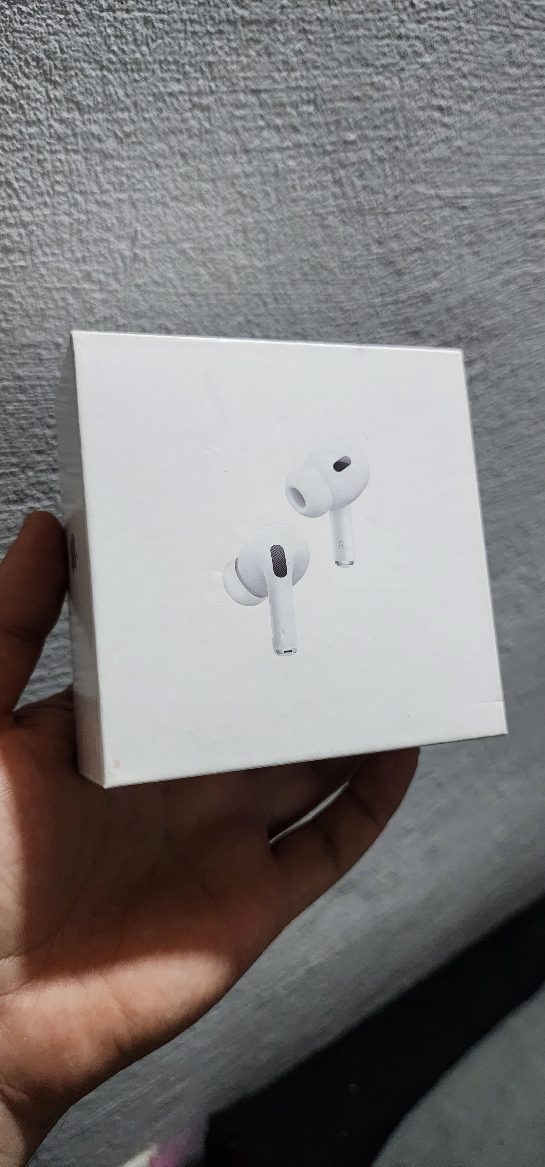 Photo by https://trato-hecho.nyc3.digitaloceanspaces.com/nextImages/(1)-airpods-pro-20260115_201345.jpg