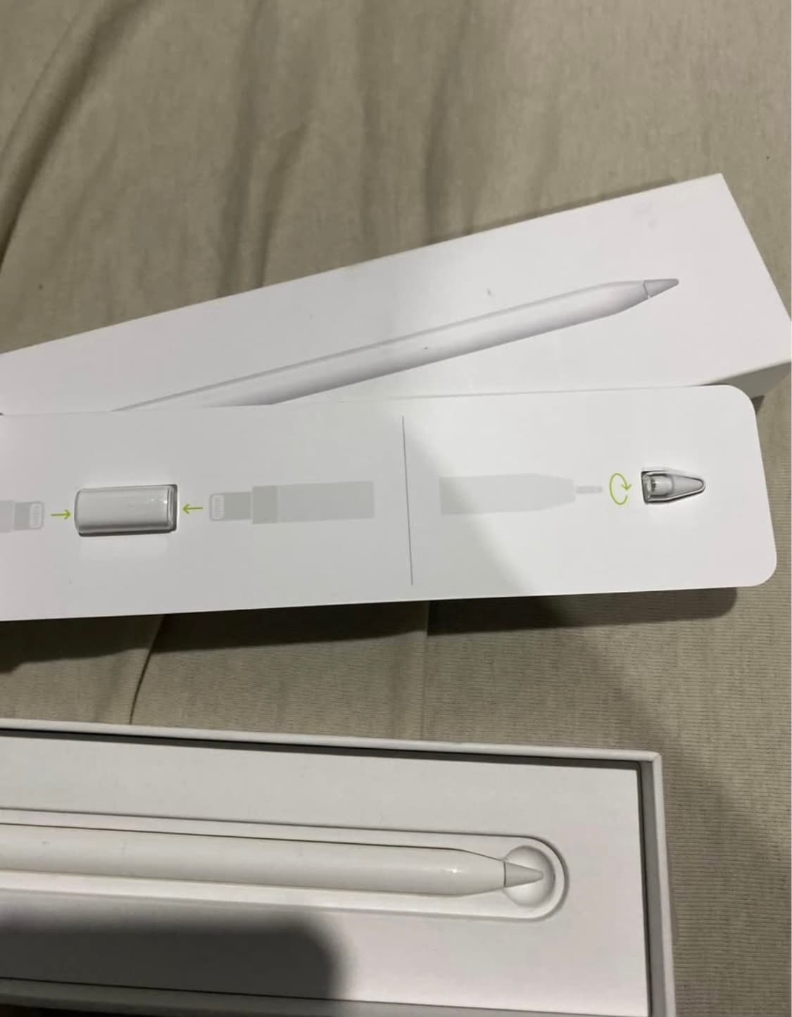 Photo by https://trato-hecho.nyc3.digitaloceanspaces.com/nextImages/(1)-apple-pencil-1st-gen-IMG_5610.jpeg