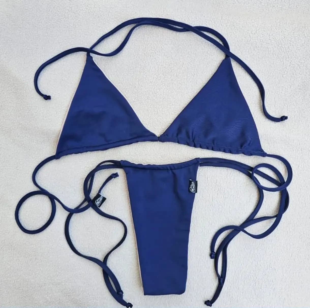 Photo by https://trato-hecho.nyc3.digitaloceanspaces.com/nextImages/(1)-bikinis-nuevos-2-bikini azul.webp