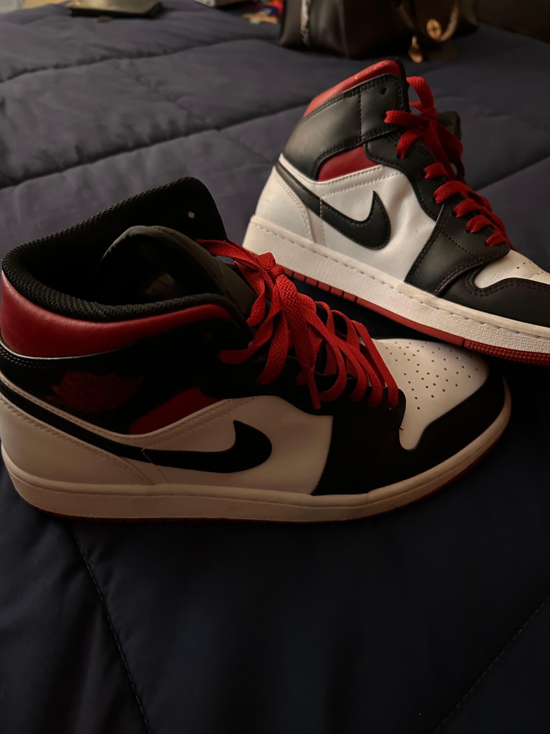 Photo by https://trato-hecho.nyc3.digitaloceanspaces.com/nextImages/(1)-champion-nike-1-IMG_2452.jpeg