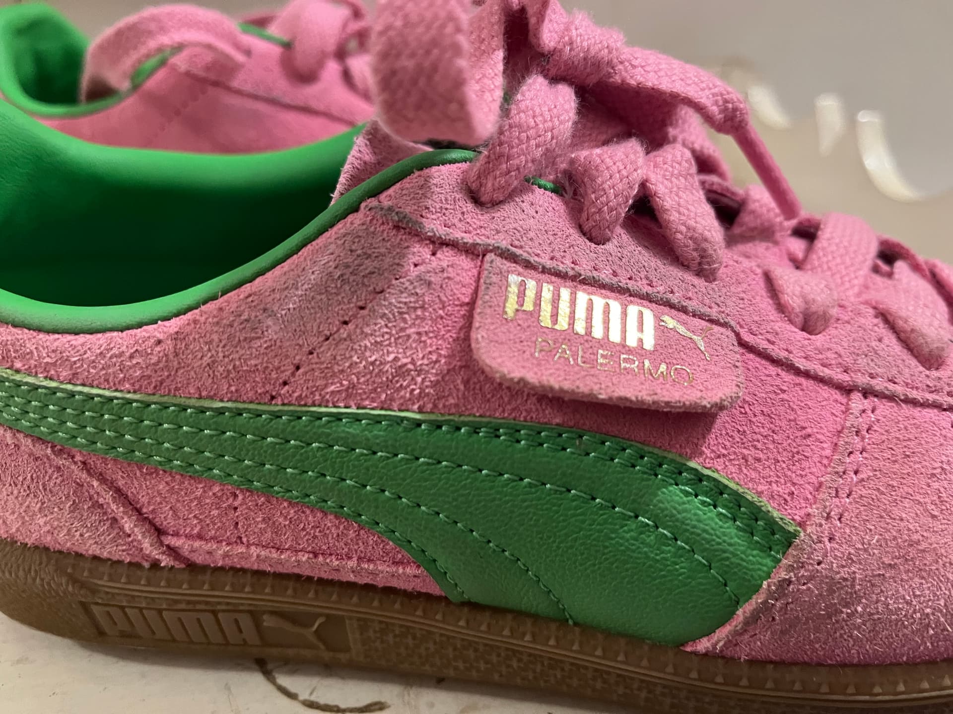 Photo by https://trato-hecho.nyc3.digitaloceanspaces.com/nextImages/(1)-champion-puma-mujer-IMG_3143.jpeg