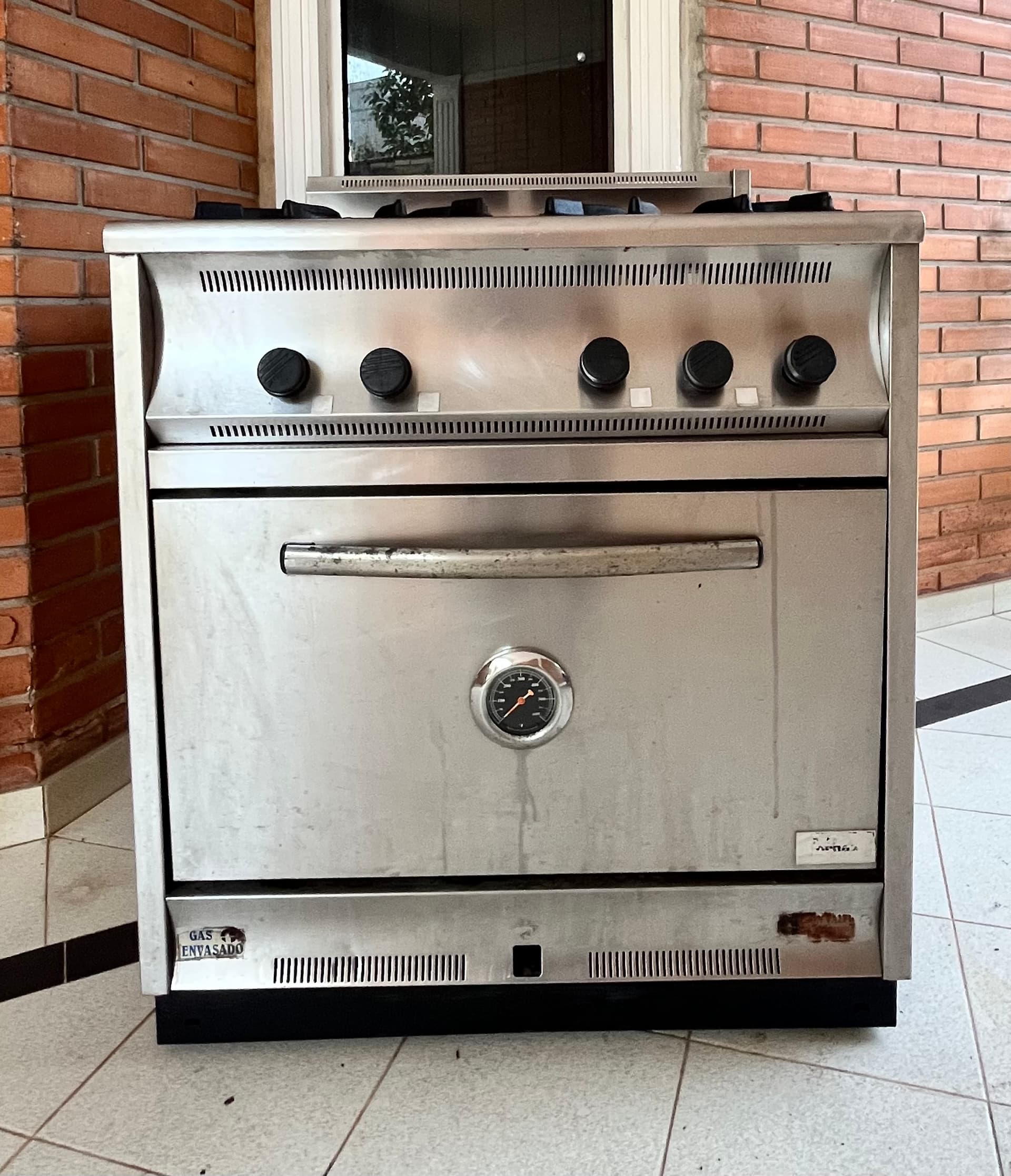 Photo by https://trato-hecho.nyc3.digitaloceanspaces.com/nextImages/(1)-cocina-industrial-IMG_3693.jpeg