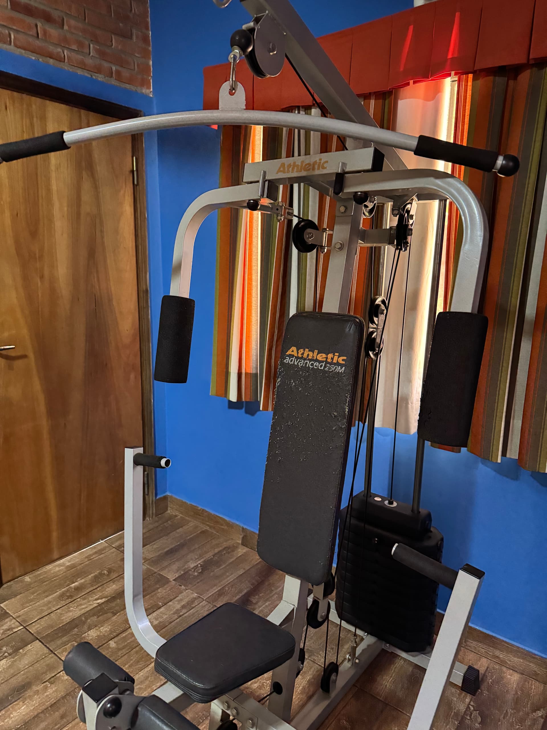 Photo by https://trato-hecho.nyc3.digitaloceanspaces.com/nextImages/(1)-equipos-de-gimnasio-IMG_6901.jpeg
