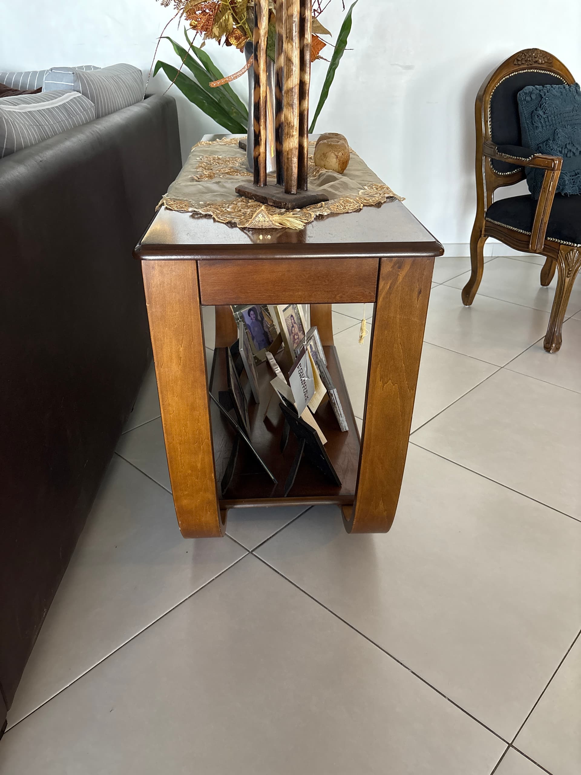 Photo by https://trato-hecho.nyc3.digitaloceanspaces.com/nextImages/(1)-mesa-decorativa-4-image.jpg