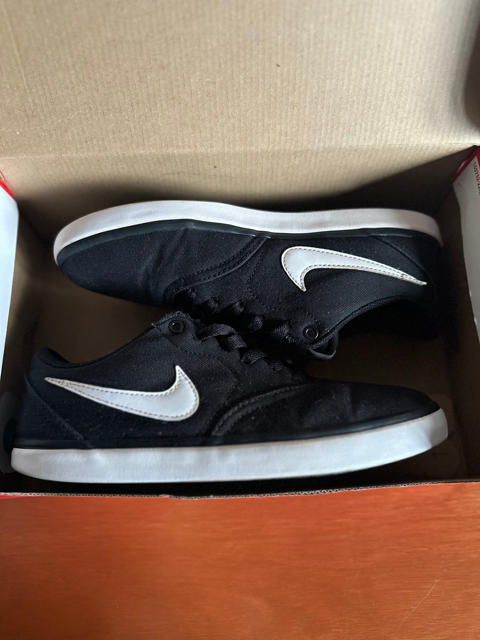 Photo by https://trato-hecho.nyc3.digitaloceanspaces.com/nextImages/(1)-nike-sb-39-IMG_4536.jpeg