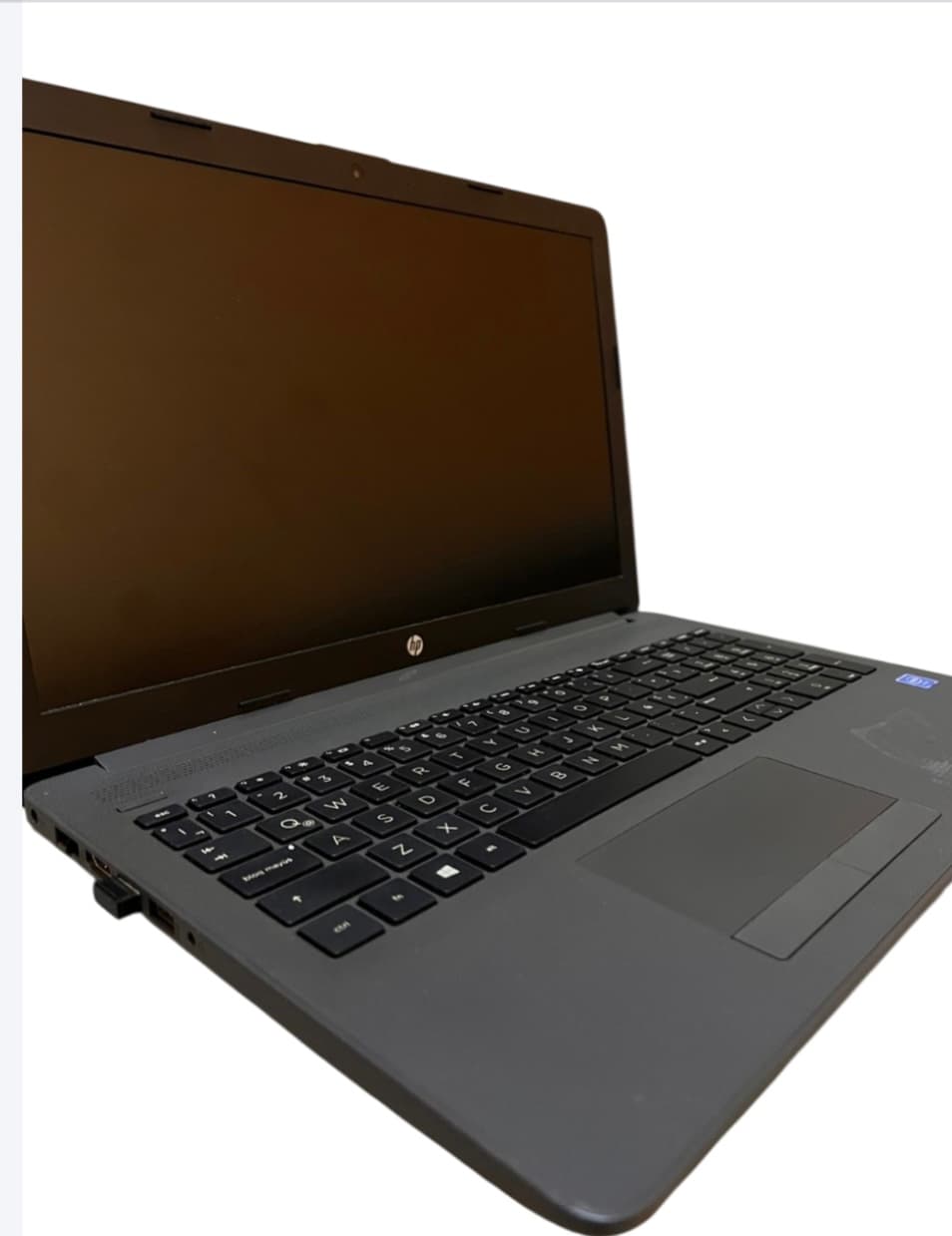 Photo by https://trato-hecho.nyc3.digitaloceanspaces.com/nextImages/(1)-notebook-hp-250-g7-IMG_4752.jpeg