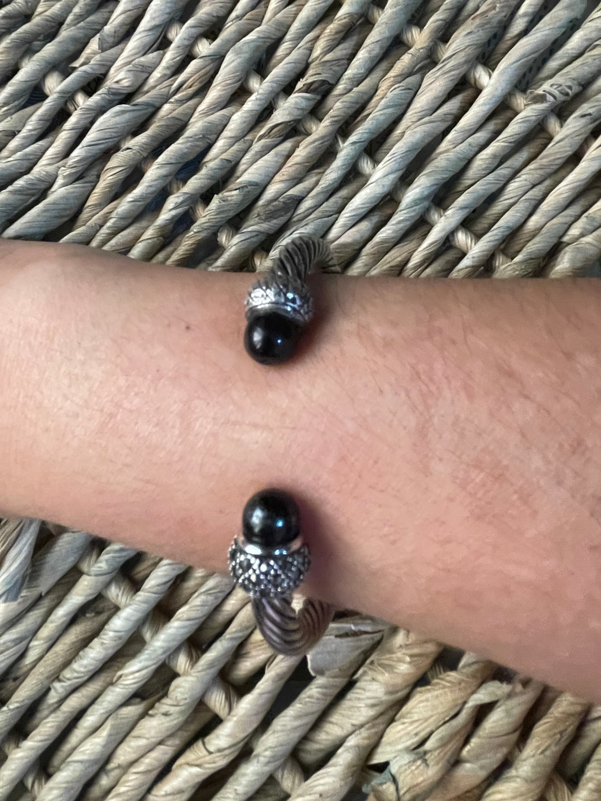 Photo by https://trato-hecho.nyc3.digitaloceanspaces.com/nextImages/(1)-pulsera-de-plata-1-IMG_0875.jpeg