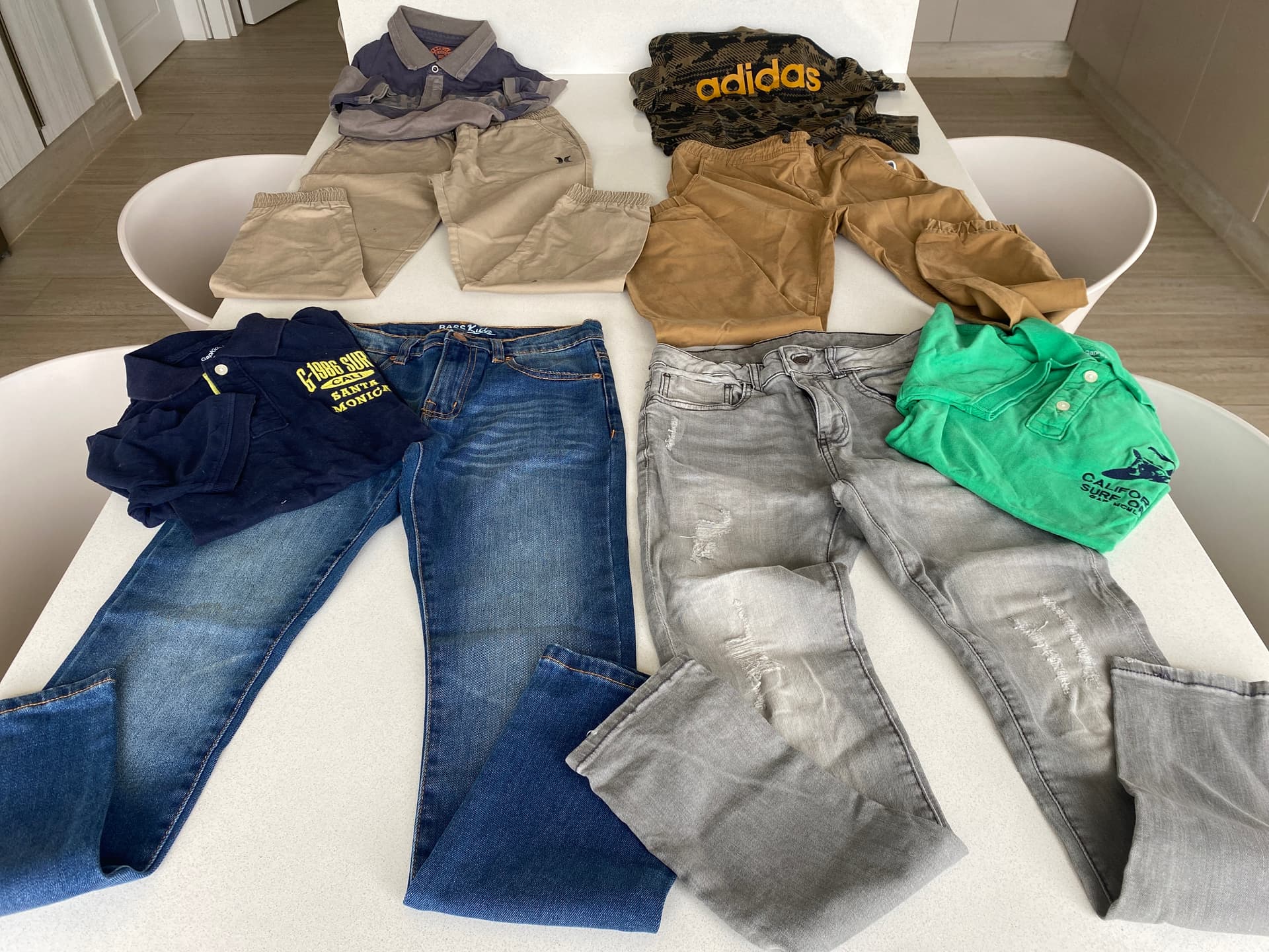 Photo by https://trato-hecho.nyc3.digitaloceanspaces.com/nextImages/(1)-ropa-de-nio-image.jpg
