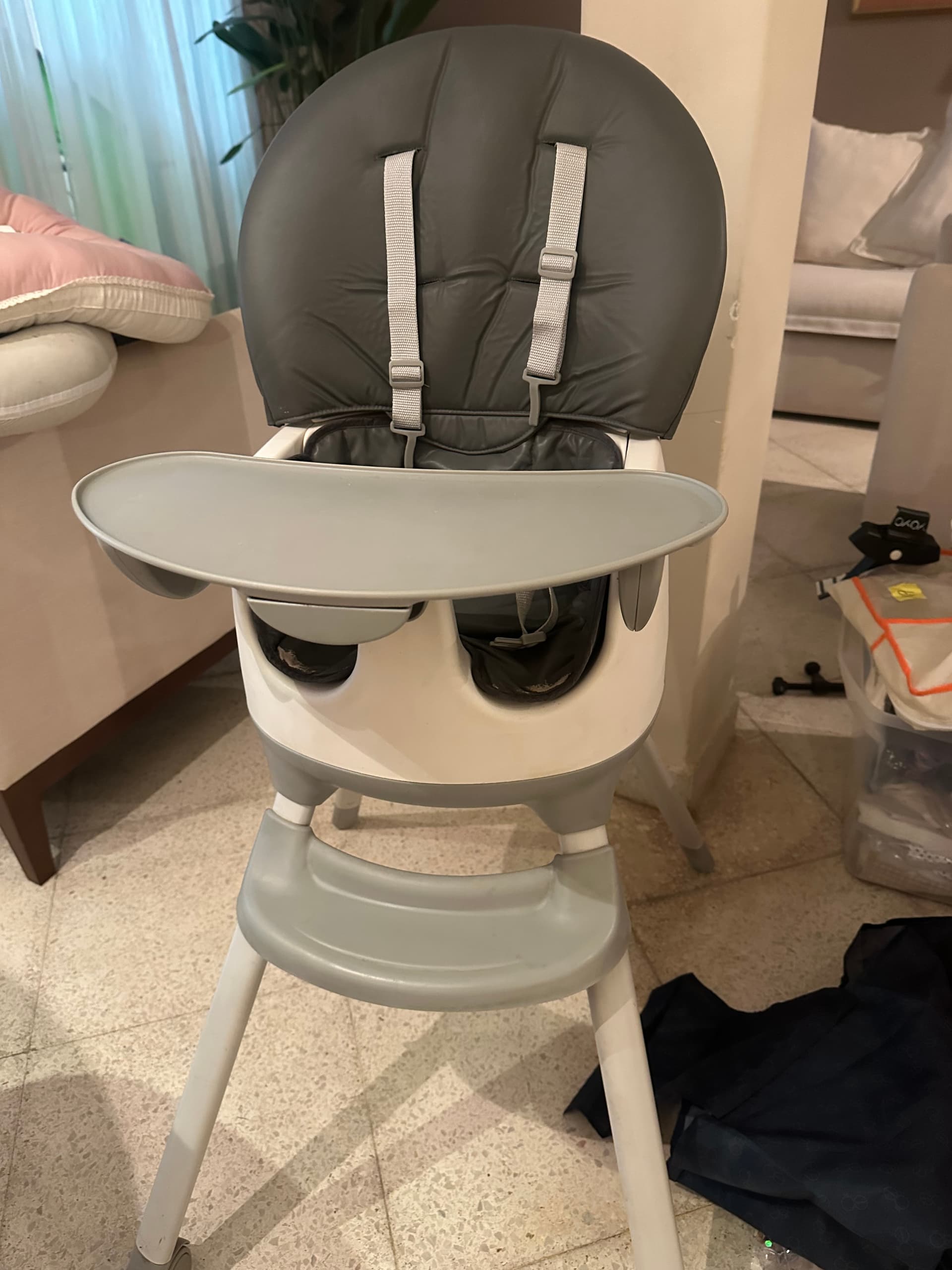 Photo by https://trato-hecho.nyc3.digitaloceanspaces.com/nextImages/(1)-silla-graco-6-en-1-IMG_2401.jpeg