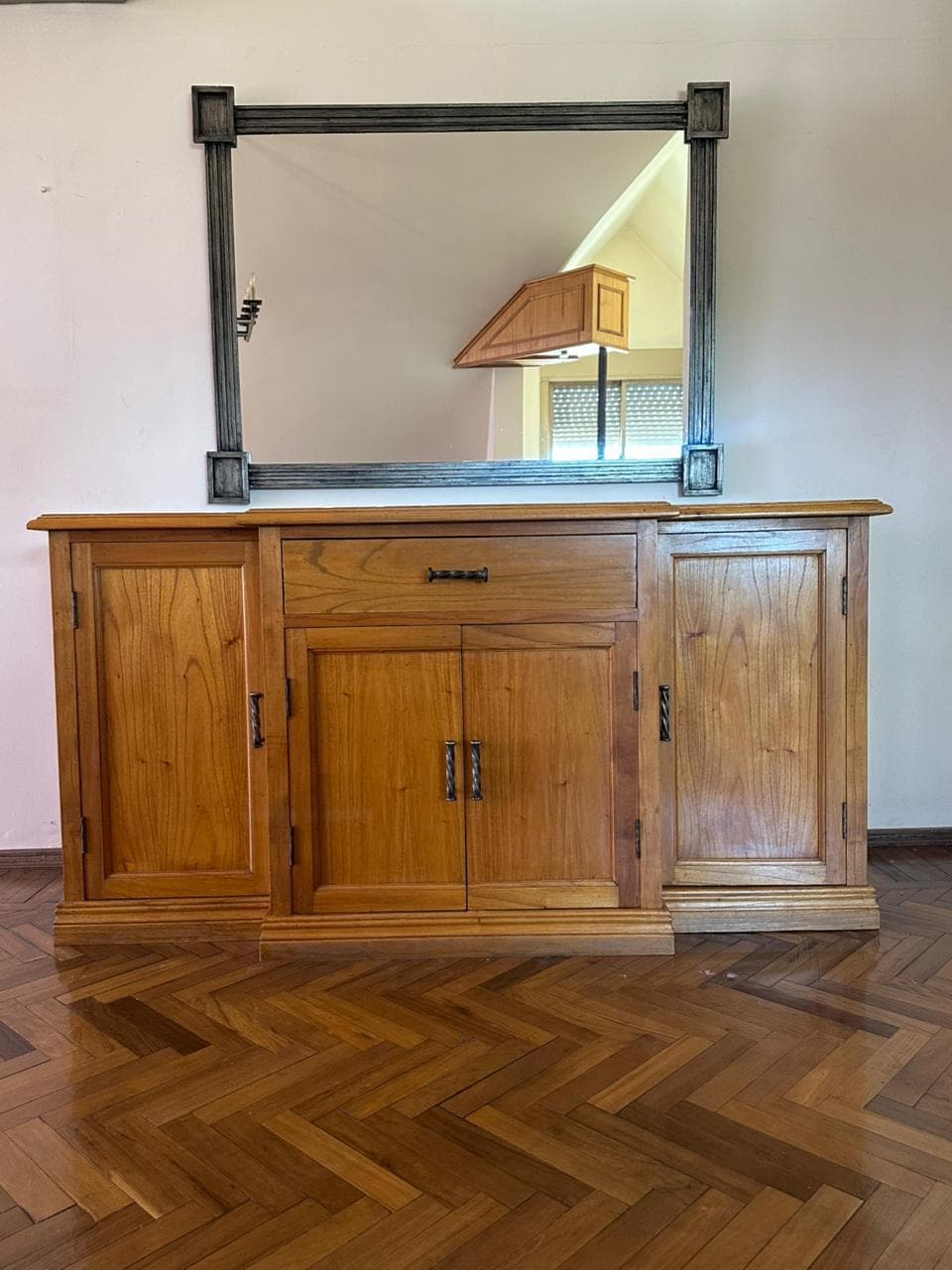Photo by https://trato-hecho.nyc3.digitaloceanspaces.com/nextImages/(1)-vendo-mueble-1-IMG_9394.jpeg