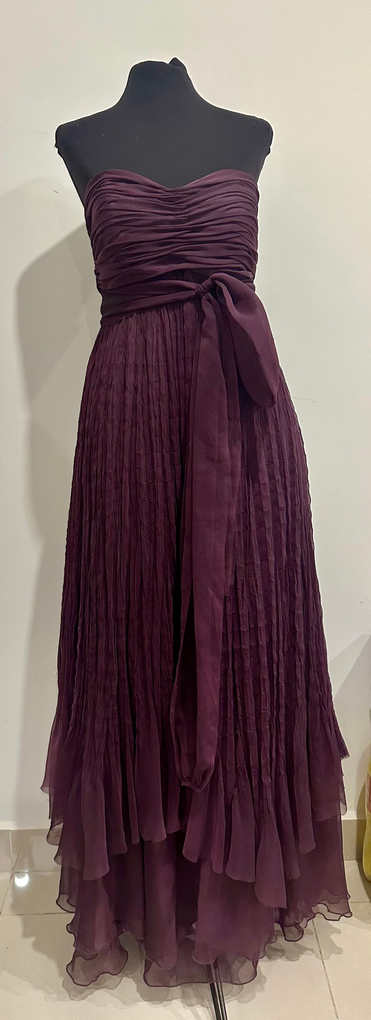 Photo by https://trato-hecho.nyc3.digitaloceanspaces.com/nextImages/(1)-vestido-de-fiesta-7-VEST VIO.jpeg