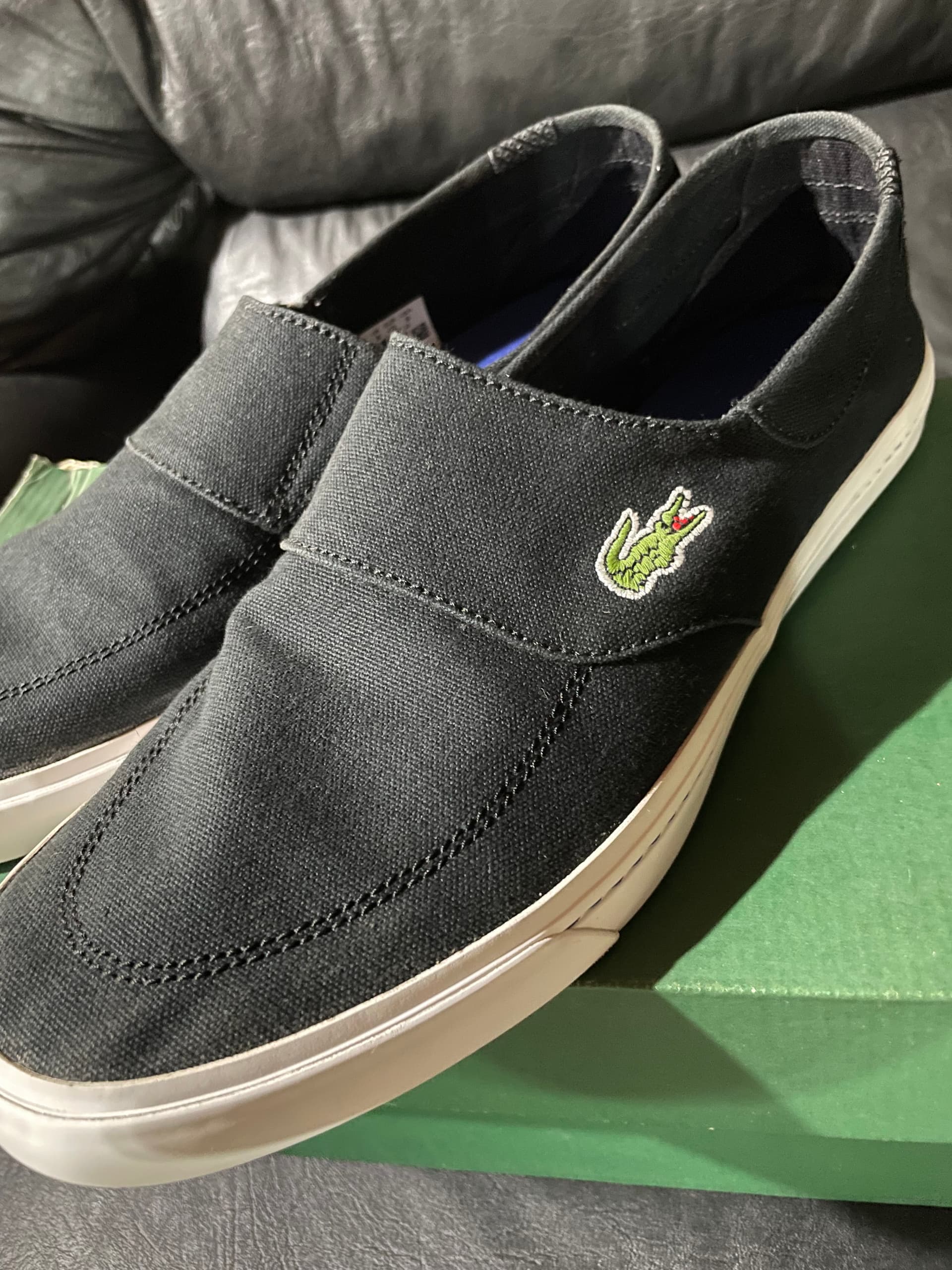 Photo by https://trato-hecho.nyc3.digitaloceanspaces.com/nextImages/(1)-zapato-lacoste-IMG_8482.jpeg