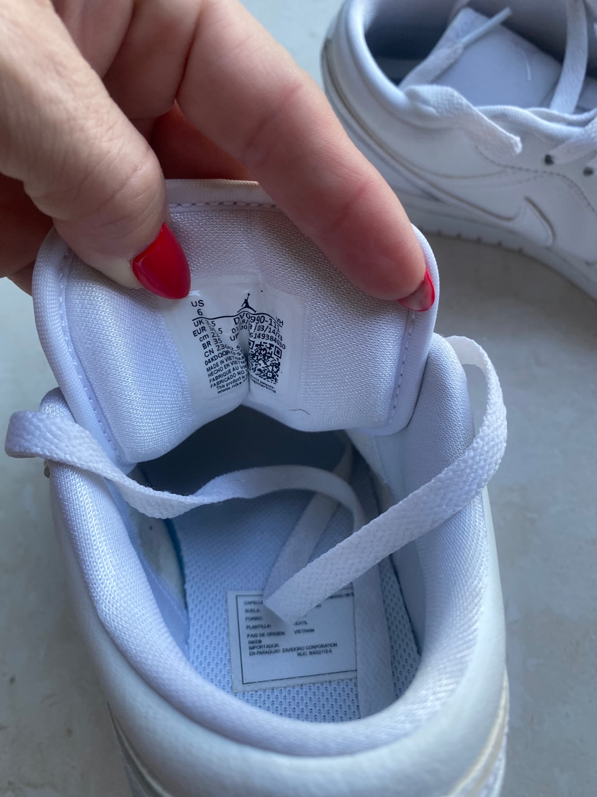 Photo by https://trato-hecho.nyc3.digitaloceanspaces.com/nextImages/(2)-jordan-nike-image.jpg