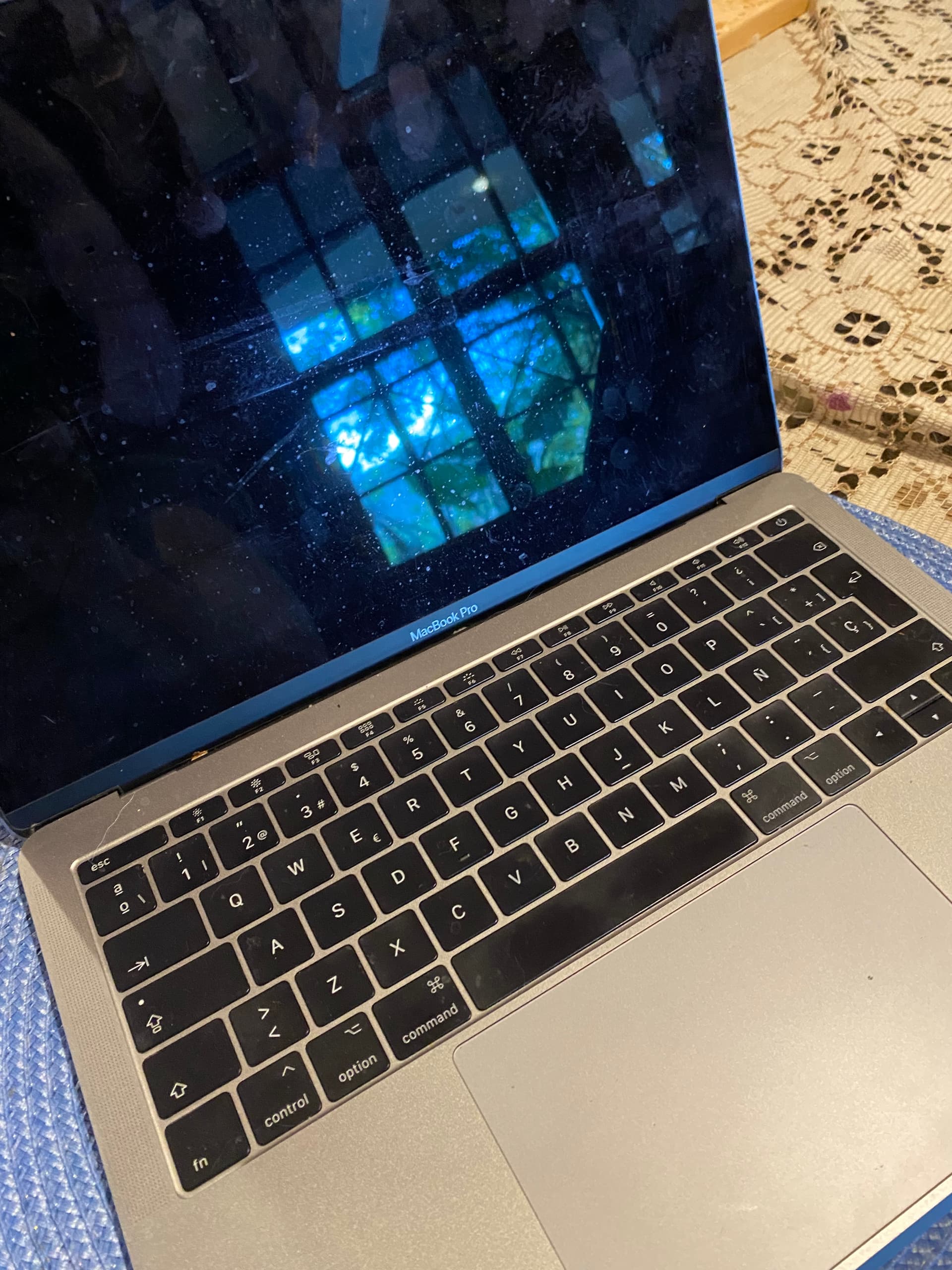 Photo by https://trato-hecho.nyc3.digitaloceanspaces.com/nextImages/(2)-macbook-pro-2017-IMG_0629.jpeg