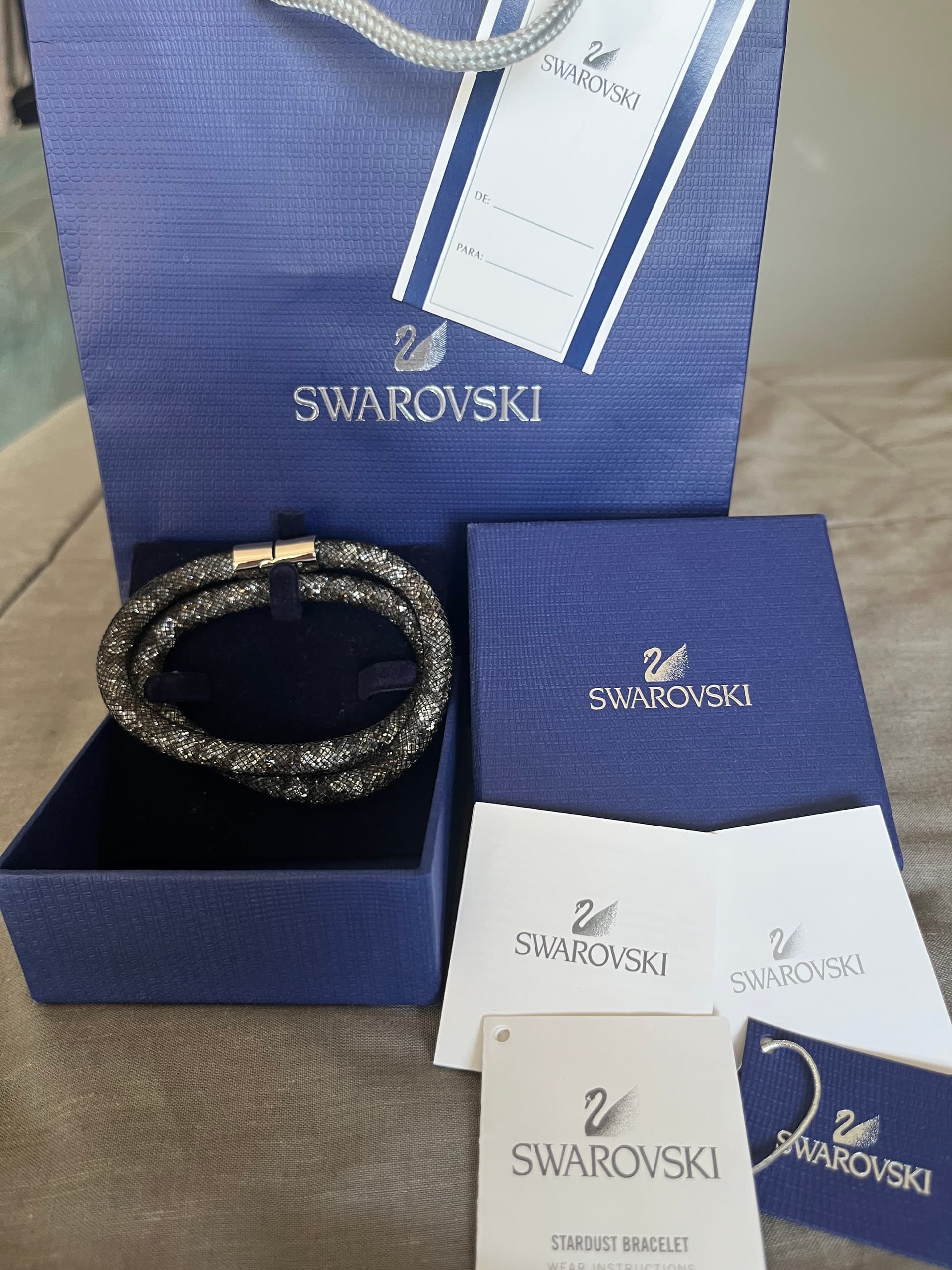 Photo by https://trato-hecho.nyc3.digitaloceanspaces.com/nextImages/(2)-pulsera-swarovski-IMG_5216.jpeg