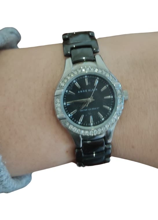 Photo by https://trato-hecho.nyc3.digitaloceanspaces.com/nextImages/(2)-reloj-anne-klein-nuevo-7.jpg