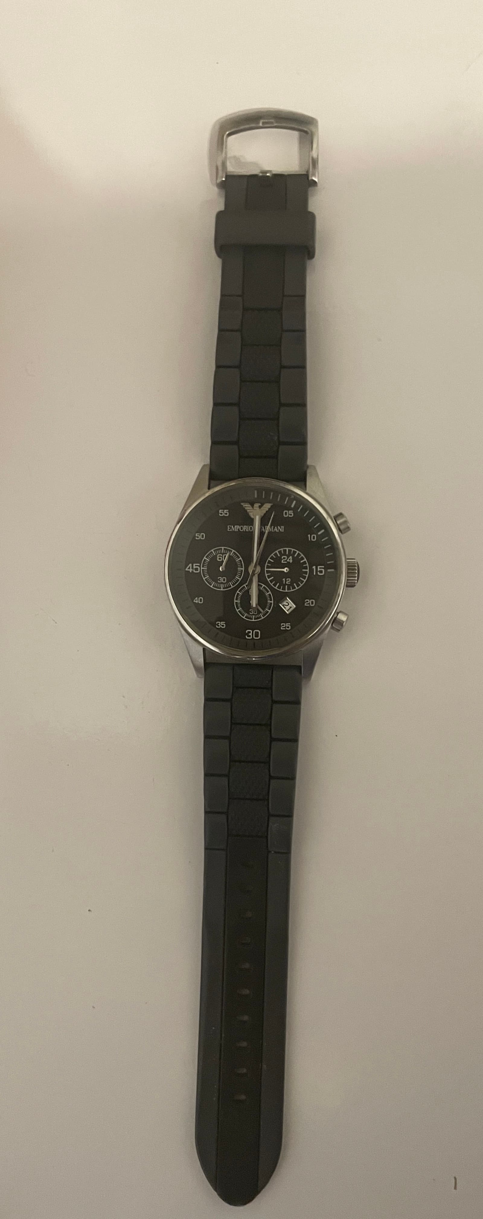 Photo by https://trato-hecho.nyc3.digitaloceanspaces.com/nextImages/(2)-reloj-emporio-armani-IMG_0934.jpg