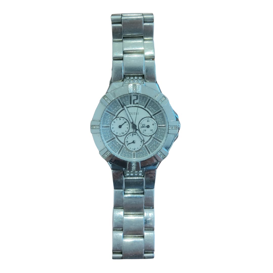 Photo by https://trato-hecho.nyc3.digitaloceanspaces.com/nextImages/(2)-reloj-guess-mujer-15.jpg