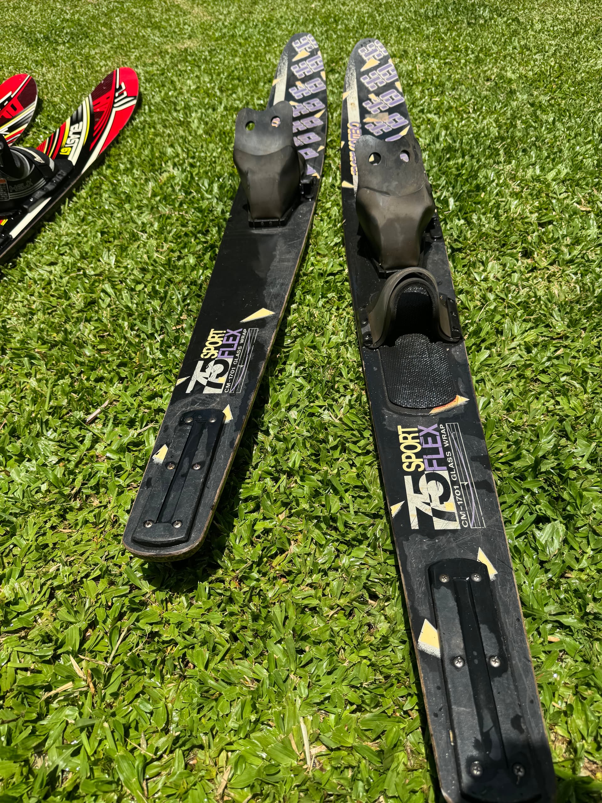 Photo by https://trato-hecho.nyc3.digitaloceanspaces.com/nextImages/(2)-ski-acutico-marca-ho-IMG_3128.jpeg