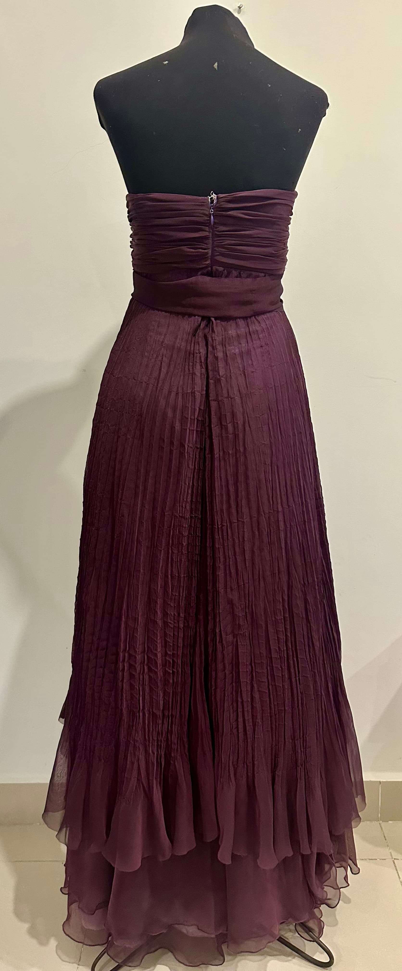 Photo by https://trato-hecho.nyc3.digitaloceanspaces.com/nextImages/(2)-vestido-de-fiesta-7-VEST VIO2.jpeg