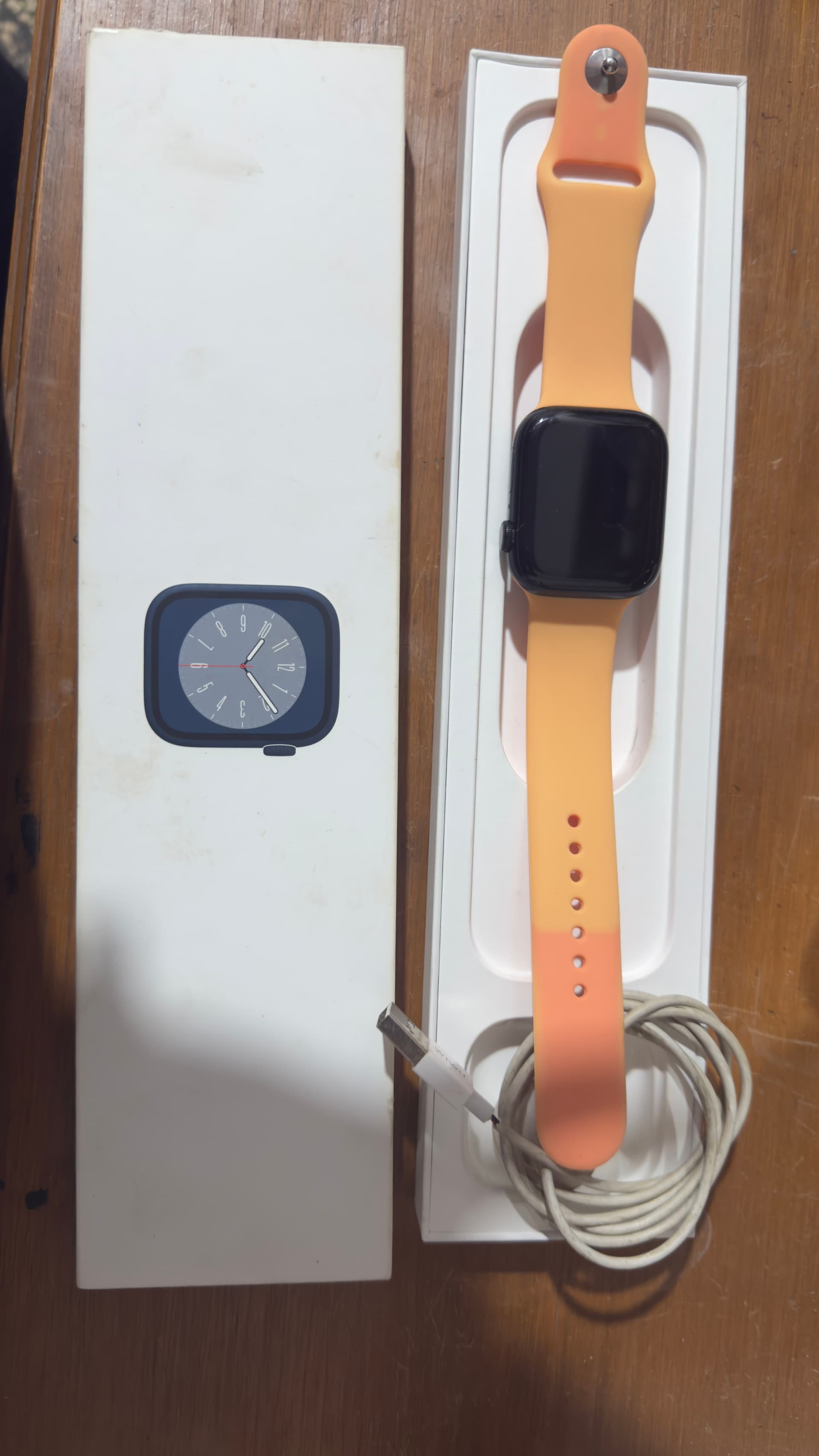 Photo by https://trato-hecho.nyc3.digitaloceanspaces.com/nextImages/(3)-apple-watch-8-de-45-IMG_2157.jpeg