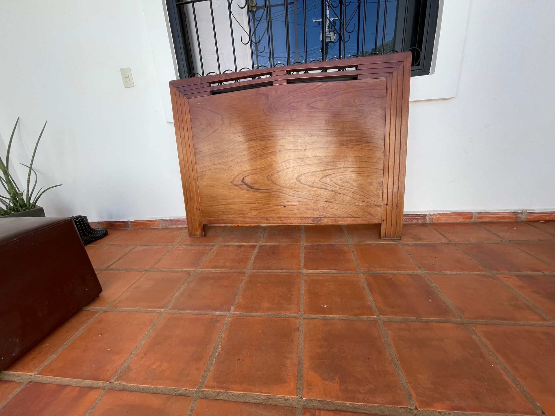 Photo by https://trato-hecho.nyc3.digitaloceanspaces.com/nextImages/(3)-cabecera-de-madera-IMG_7577.jpeg