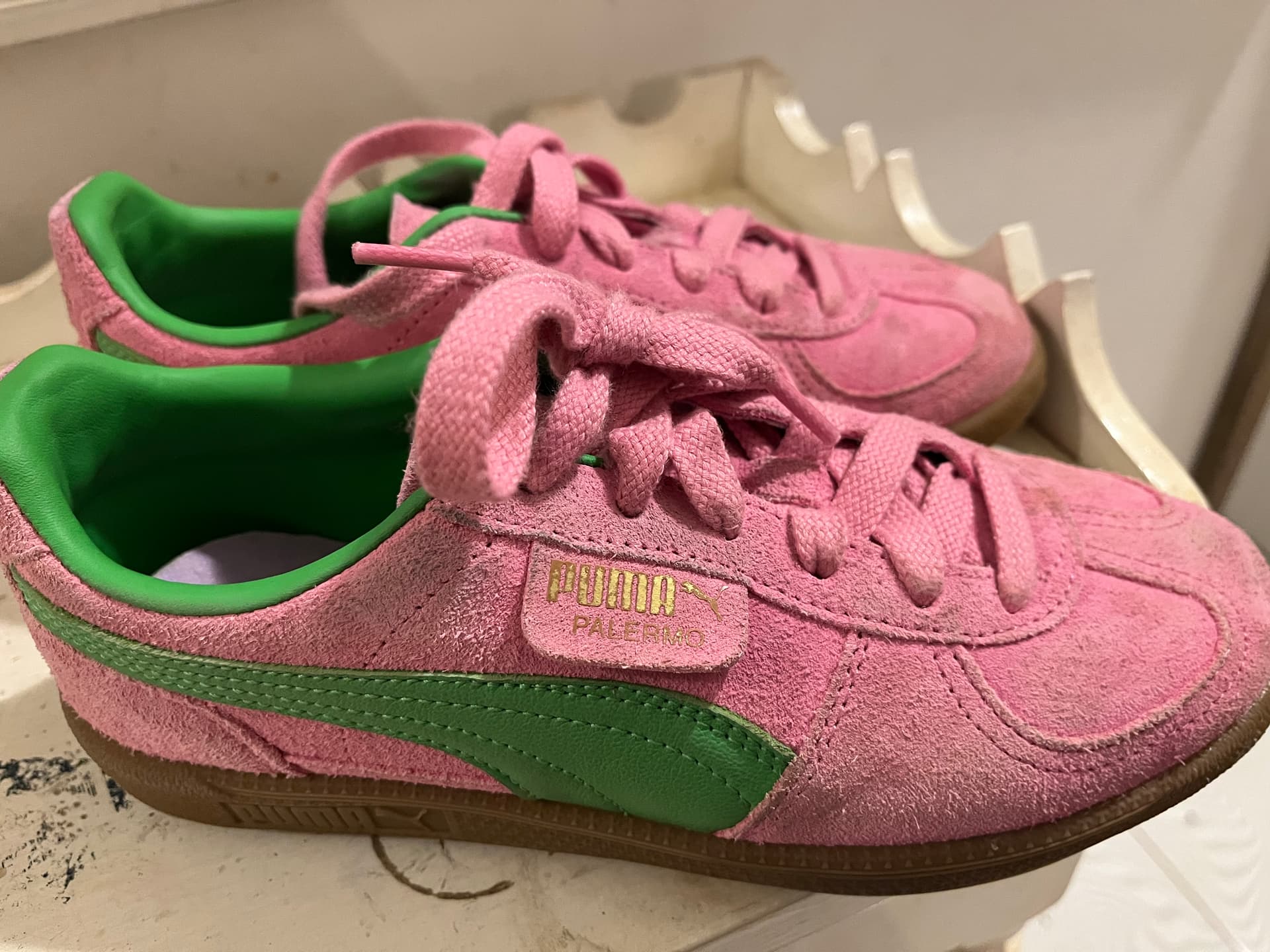 Photo by https://trato-hecho.nyc3.digitaloceanspaces.com/nextImages/(3)-champion-puma-mujer-IMG_3145.jpeg