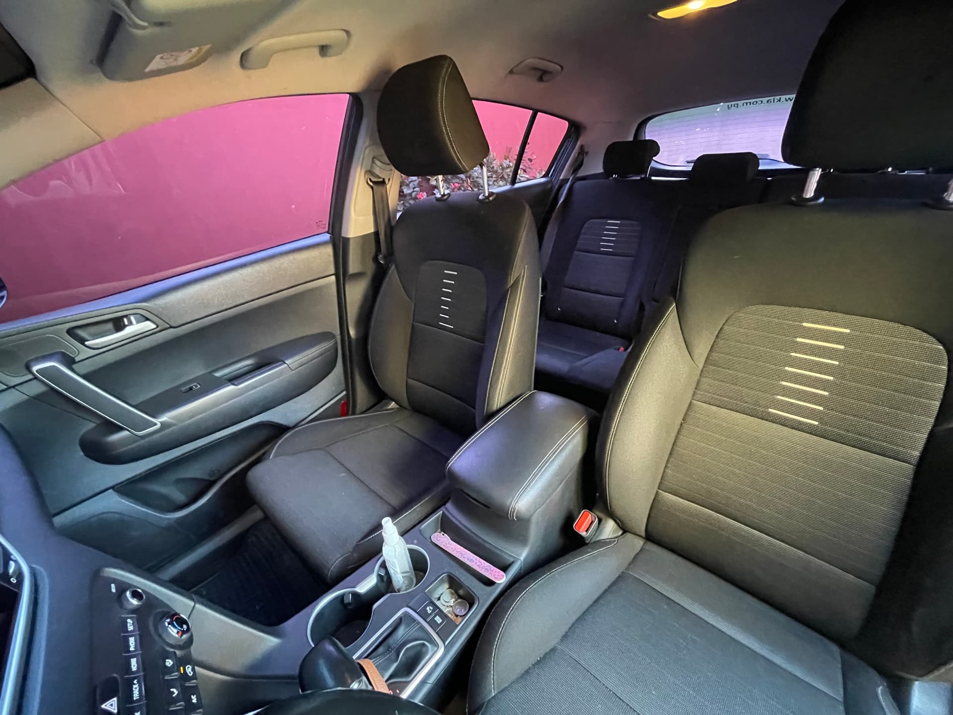 Photo by https://trato-hecho.nyc3.digitaloceanspaces.com/nextImages/(3)-kia-sportage-4-IMG_2418.jpeg