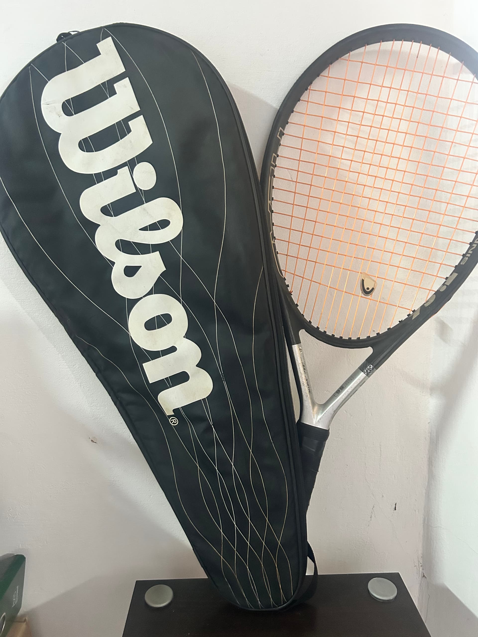 Photo by https://trato-hecho.nyc3.digitaloceanspaces.com/nextImages/(3)-raquetas-de-tenis-IMG_1432.jpeg