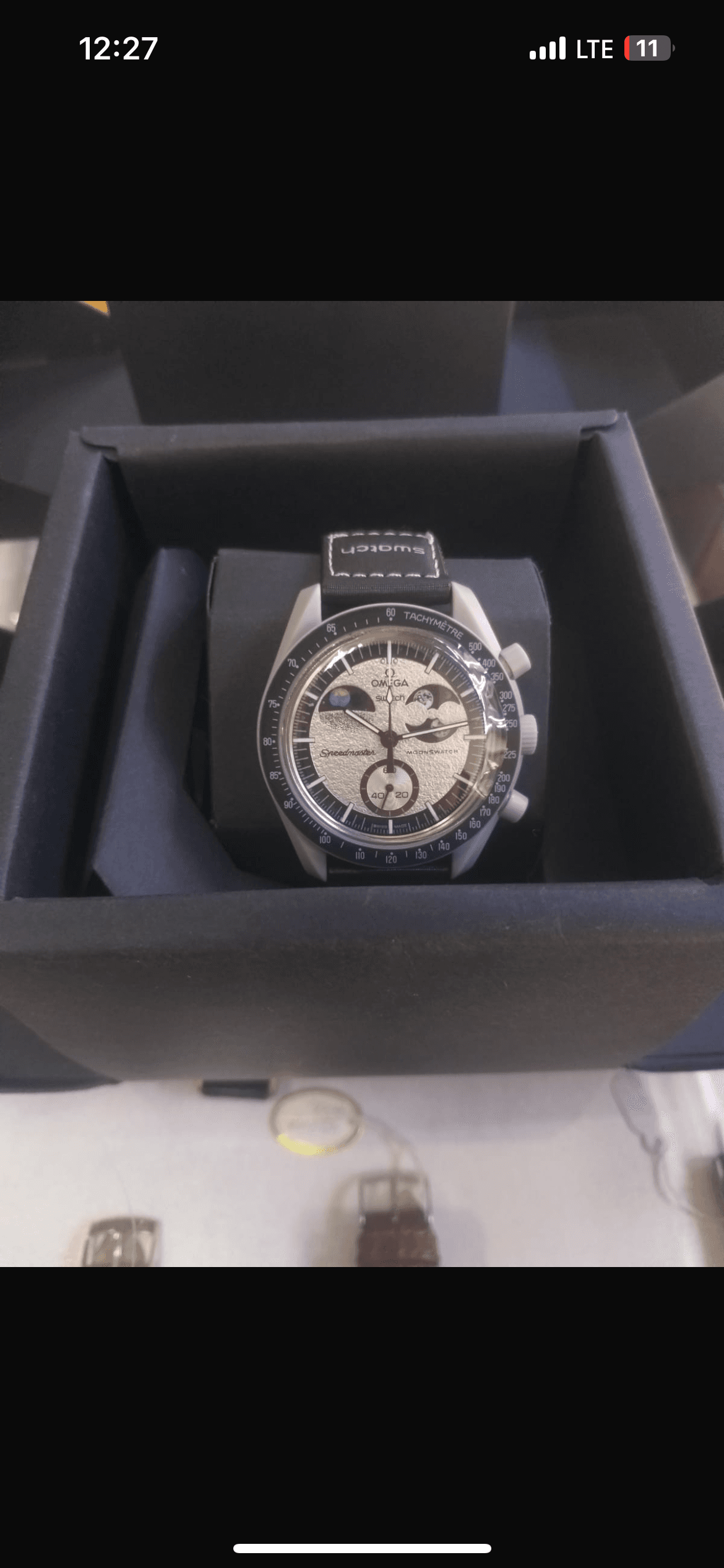 Photo by https://trato-hecho.nyc3.digitaloceanspaces.com/nextImages/(3)-relojes-swatch-omega-IMG_9811.png