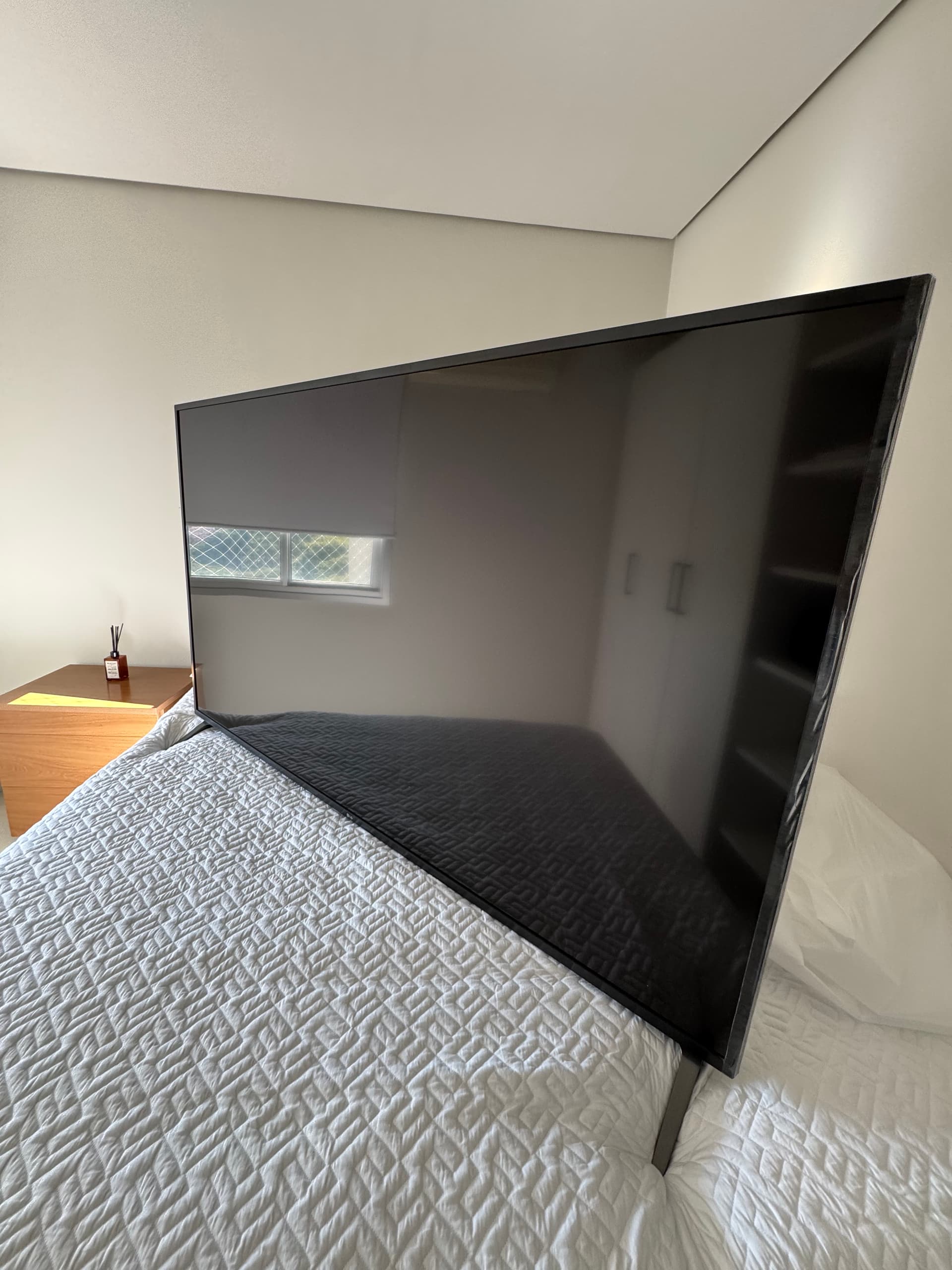 Photo by https://trato-hecho.nyc3.digitaloceanspaces.com/nextImages/(3)-tv-lg-70-pulgadas-IMG_5355.jpeg