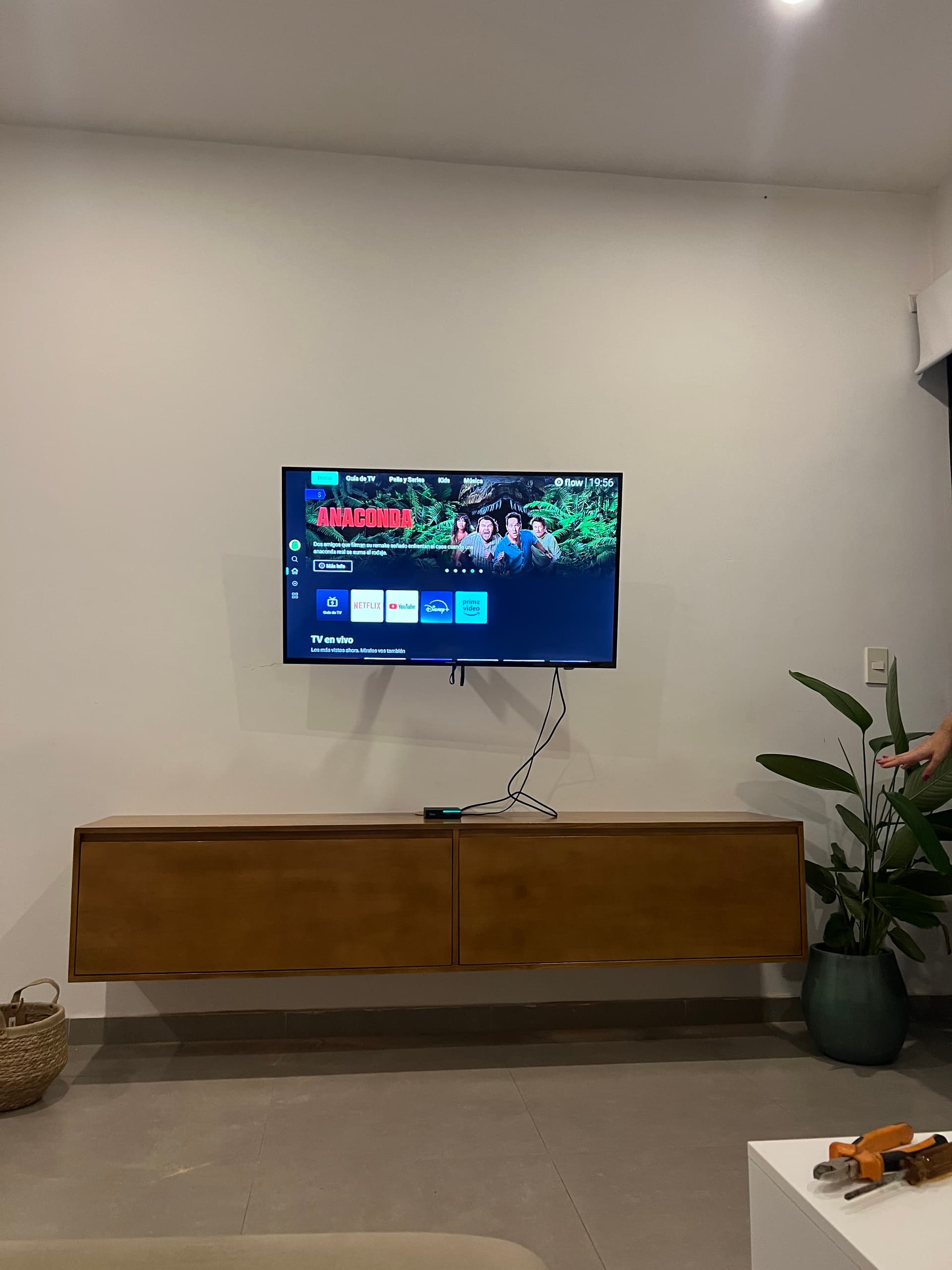 Photo by https://trato-hecho.nyc3.digitaloceanspaces.com/nextImages/(3)-vendo-rack-para-tv-2-IMG_9299.jpeg