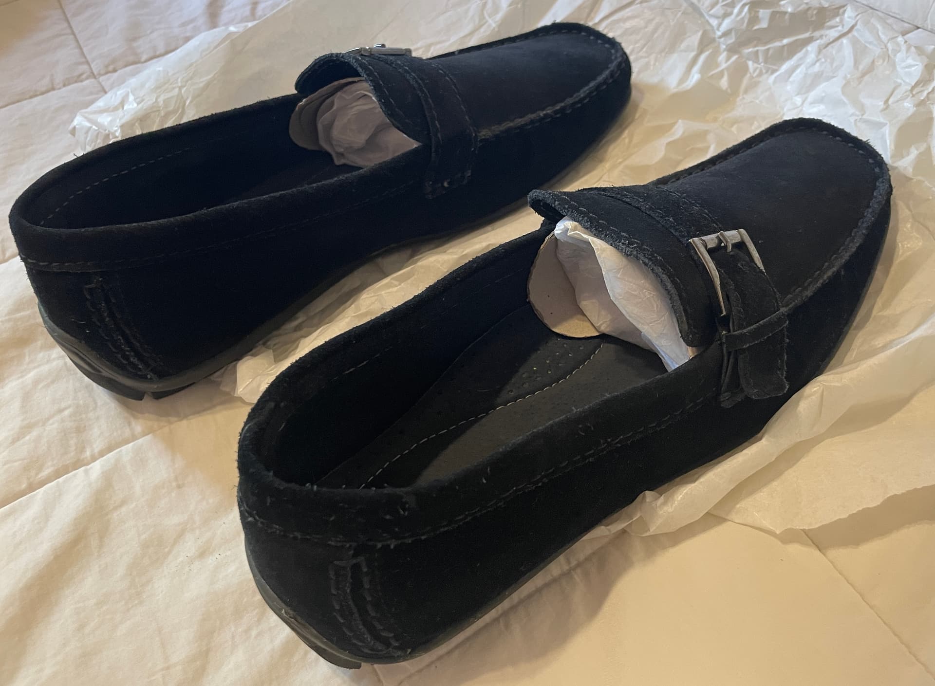 Photo by https://trato-hecho.nyc3.digitaloceanspaces.com/nextImages/(3)-zapatos-loafers-alfani-IMG_0723.jpg