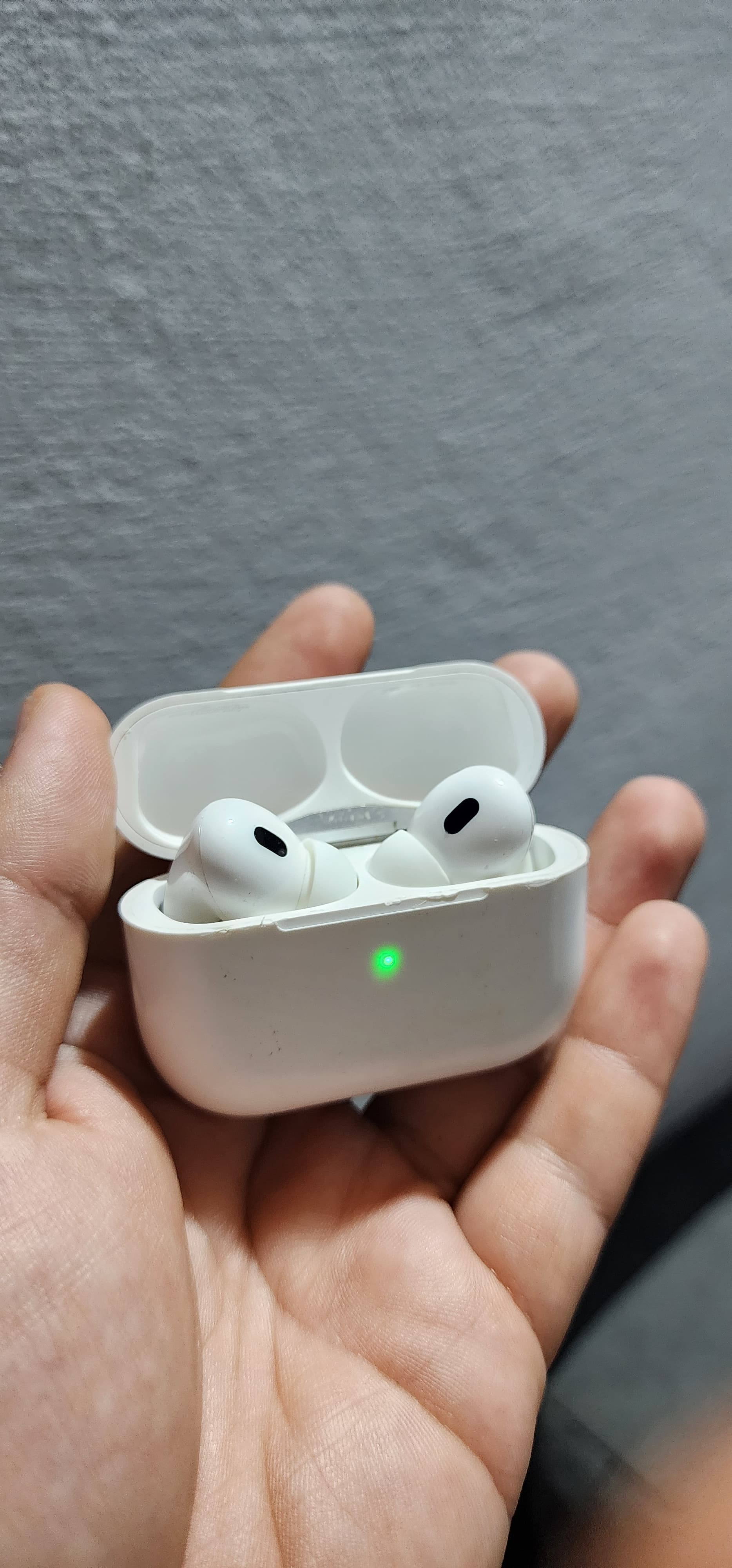 Photo by https://trato-hecho.nyc3.digitaloceanspaces.com/nextImages/(4)-airpods-pro-20260115_201438.jpg