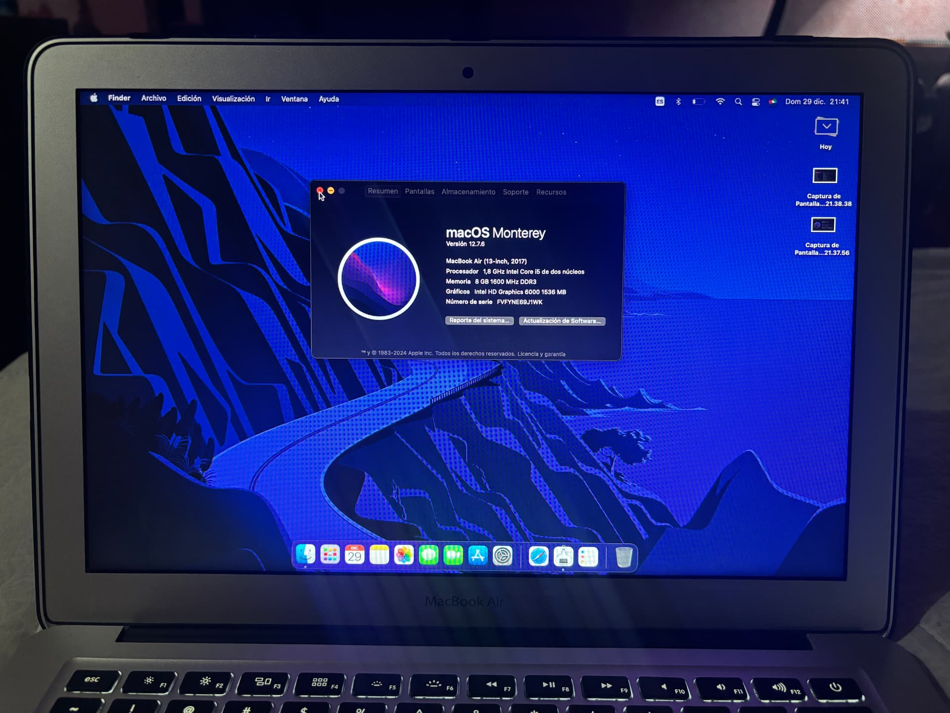 Photo by https://trato-hecho.nyc3.digitaloceanspaces.com/nextImages/(4)-macbook-air-2017-2-IMG_4416.jpeg