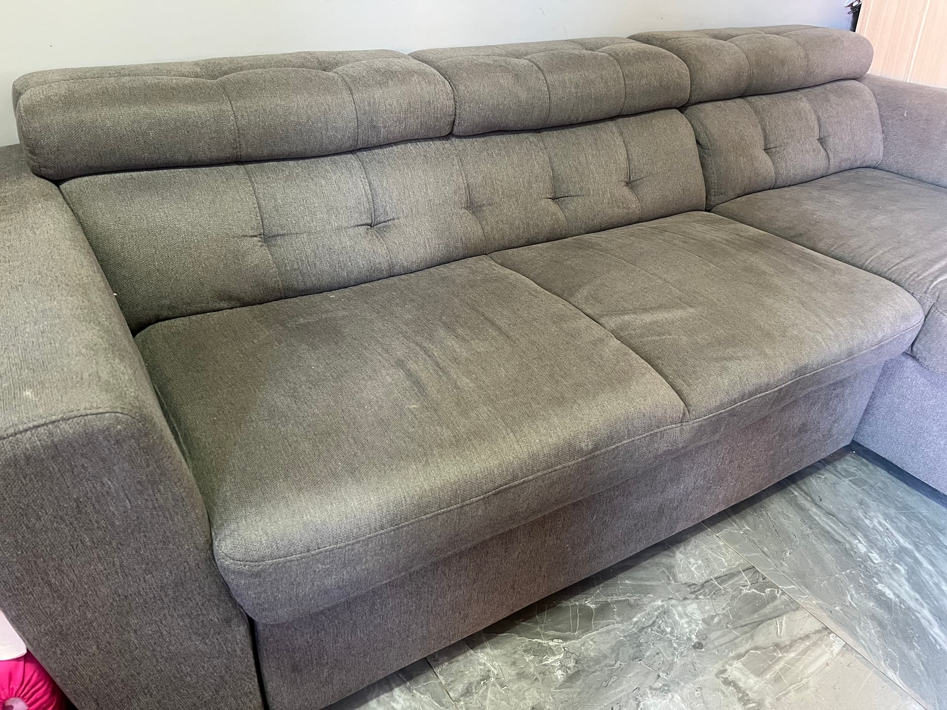 Photo by https://trato-hecho.nyc3.digitaloceanspaces.com/nextImages/(4)-sofa-importado-IMG_6056.jpeg