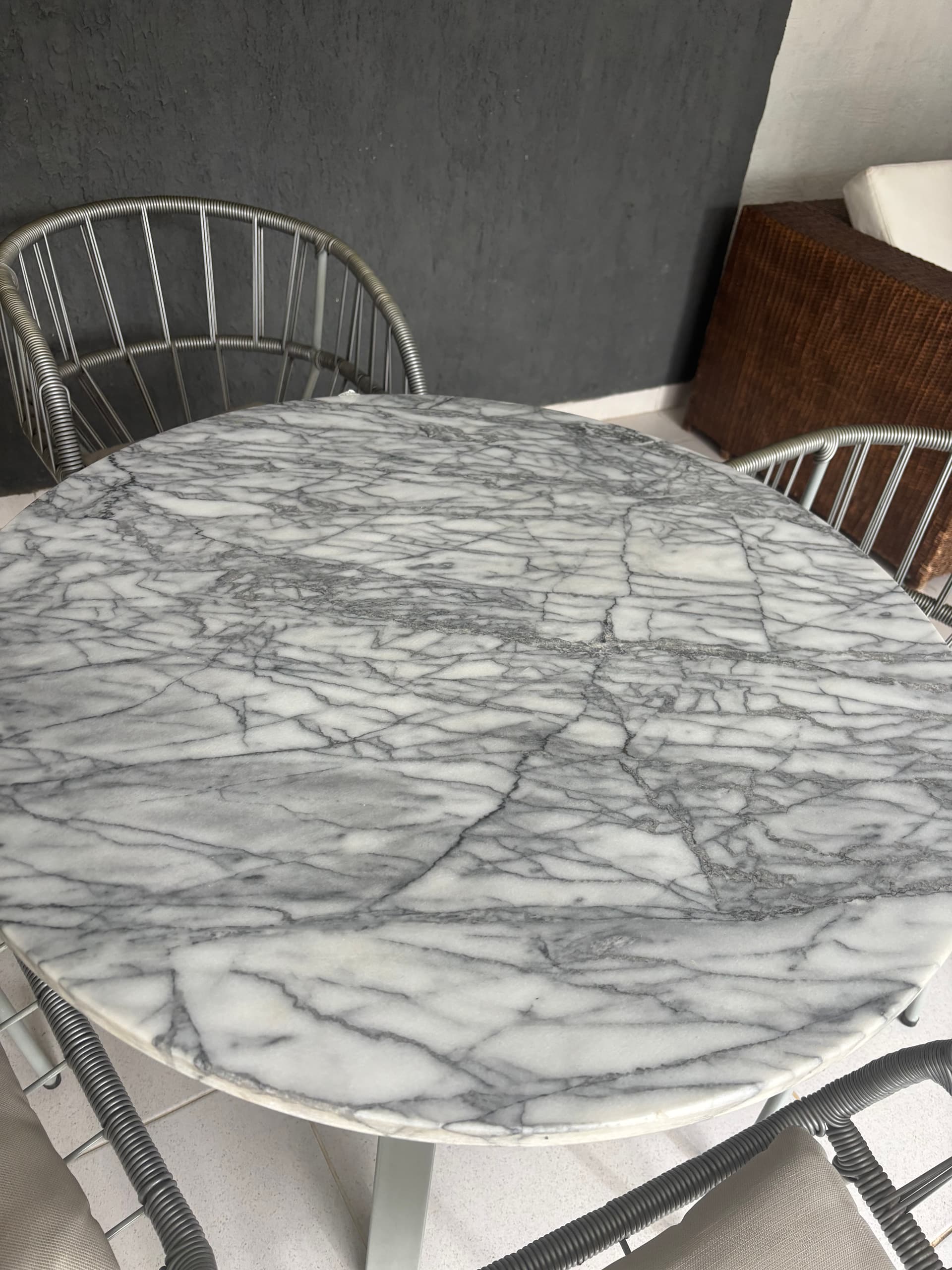 Photo by https://trato-hecho.nyc3.digitaloceanspaces.com/nextImages/(5)-juego-de-comedor-32-IMG_0474.jpeg