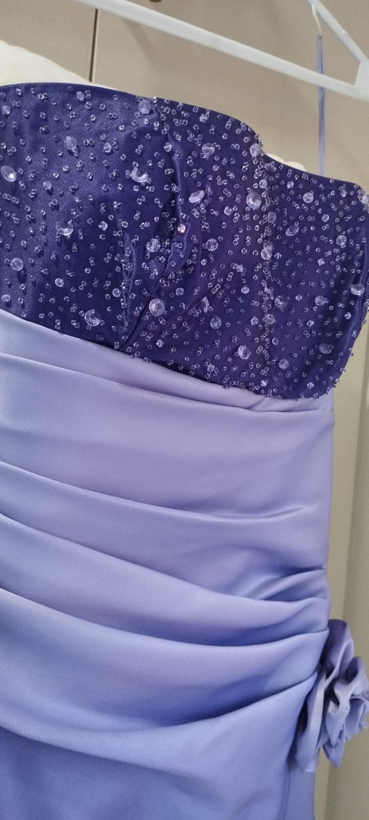 Photo by https://trato-hecho.nyc3.digitaloceanspaces.com/nextImages/(5)-vestidos-de-fiesta-lila1.jpeg