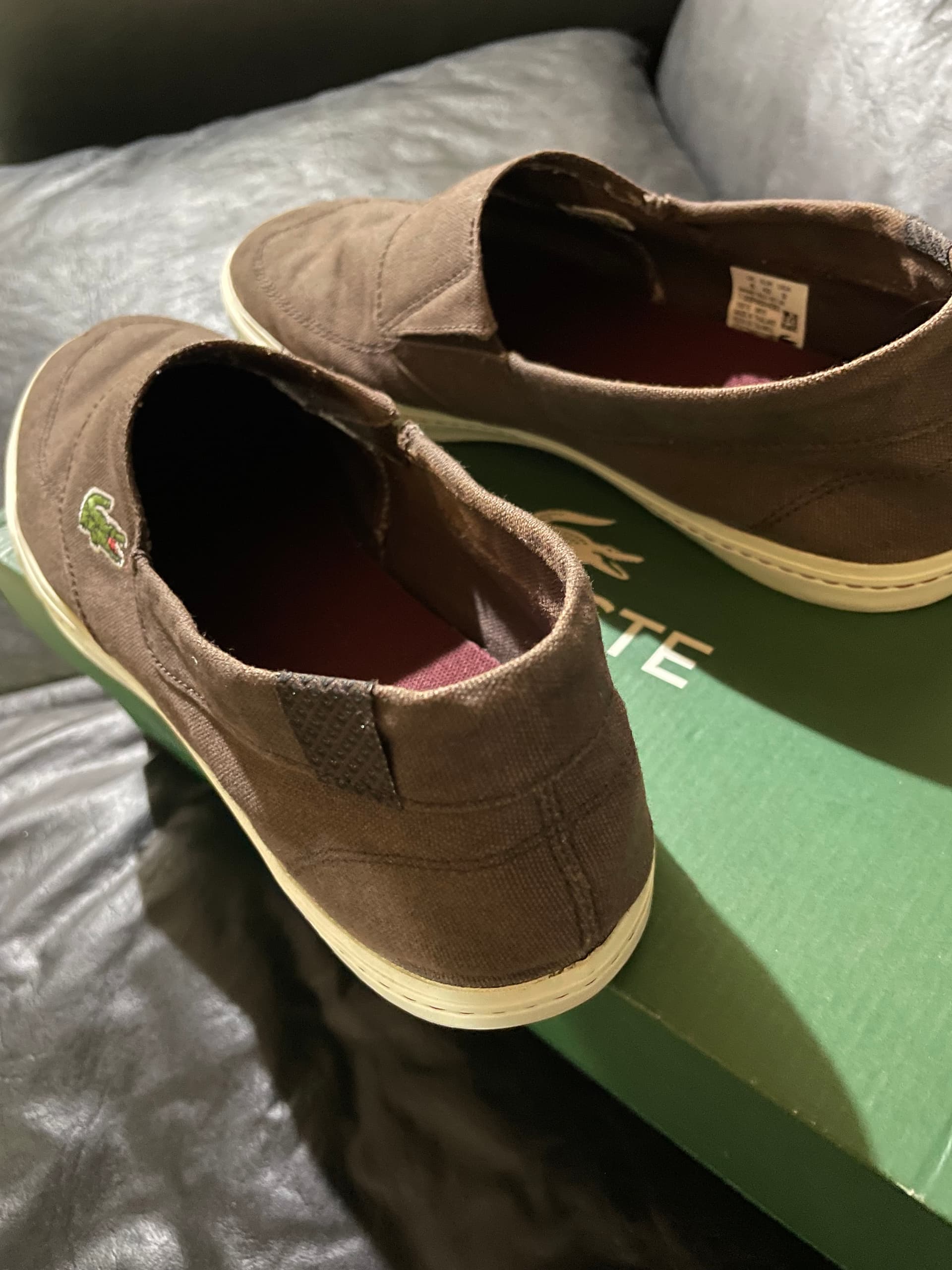 Photo by https://trato-hecho.nyc3.digitaloceanspaces.com/nextImages/(5)-zapato-lacoste-IMG_7322.jpeg