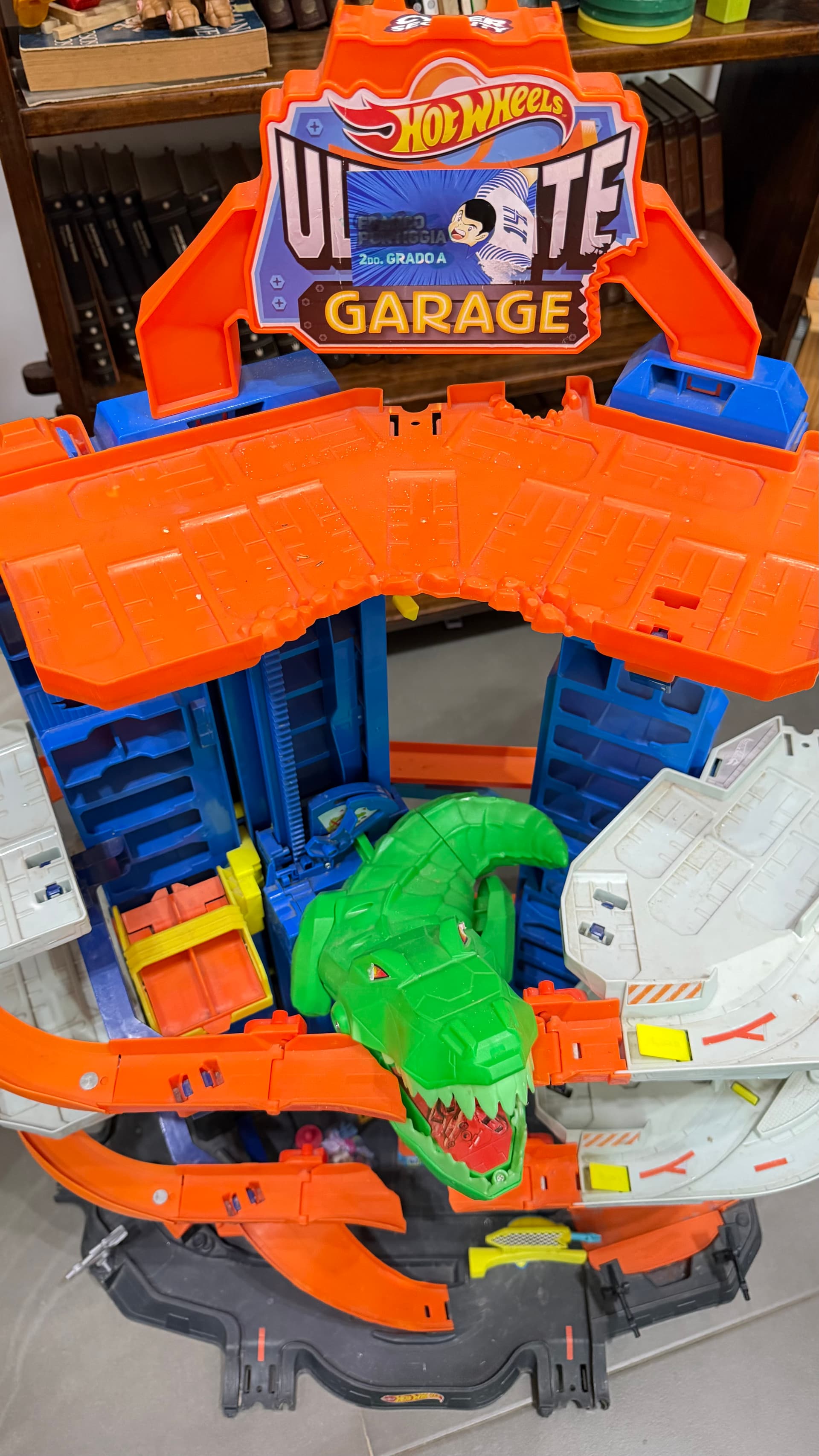 Photo by https://trato-hecho.nyc3.digitaloceanspaces.com/nextImages/(6)-pista-autos-hot-wheels-IMG_3709.jpeg