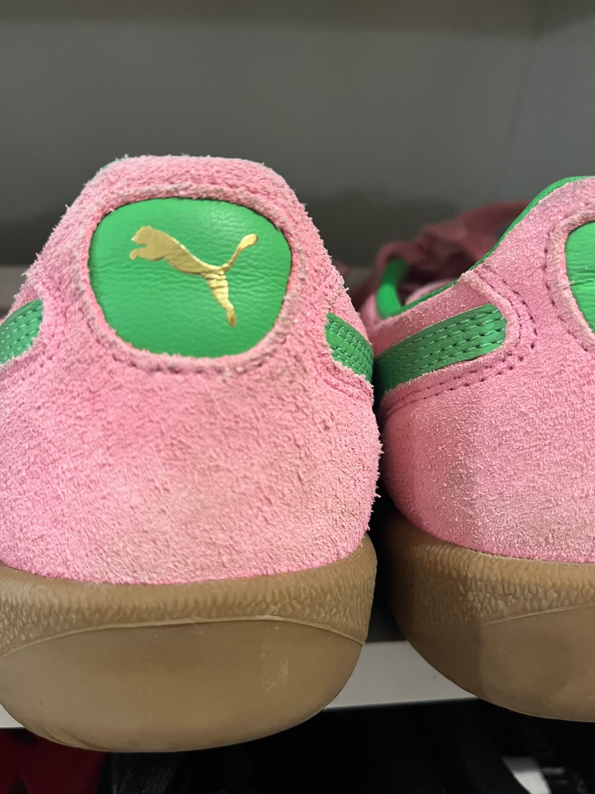 Photo by https://trato-hecho.nyc3.digitaloceanspaces.com/nextImages/(7)-champion-puma-mujer-IMG_3149.jpeg