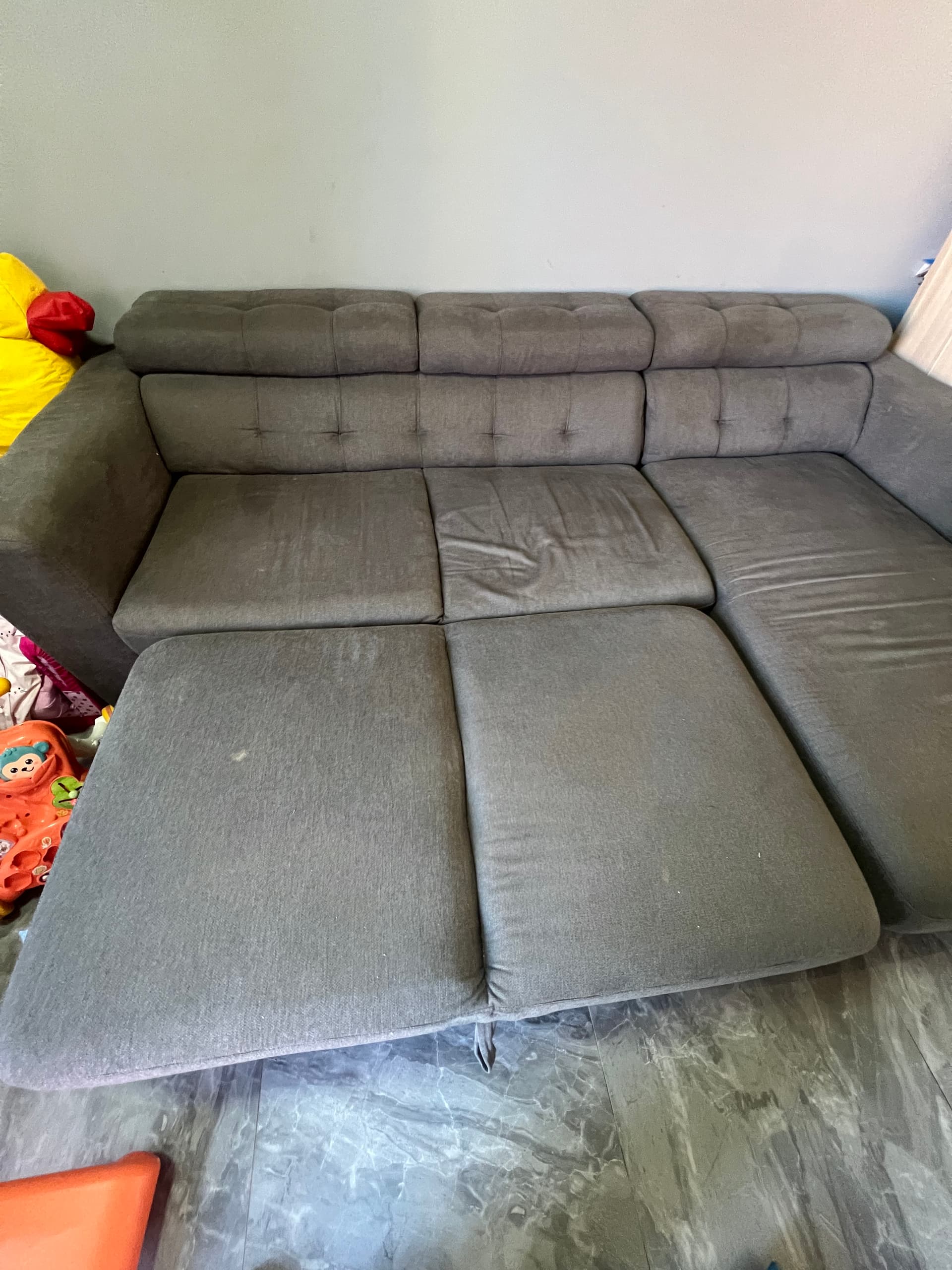 Photo by https://trato-hecho.nyc3.digitaloceanspaces.com/nextImages/(7)-sofa-importado-IMG_6059.jpeg