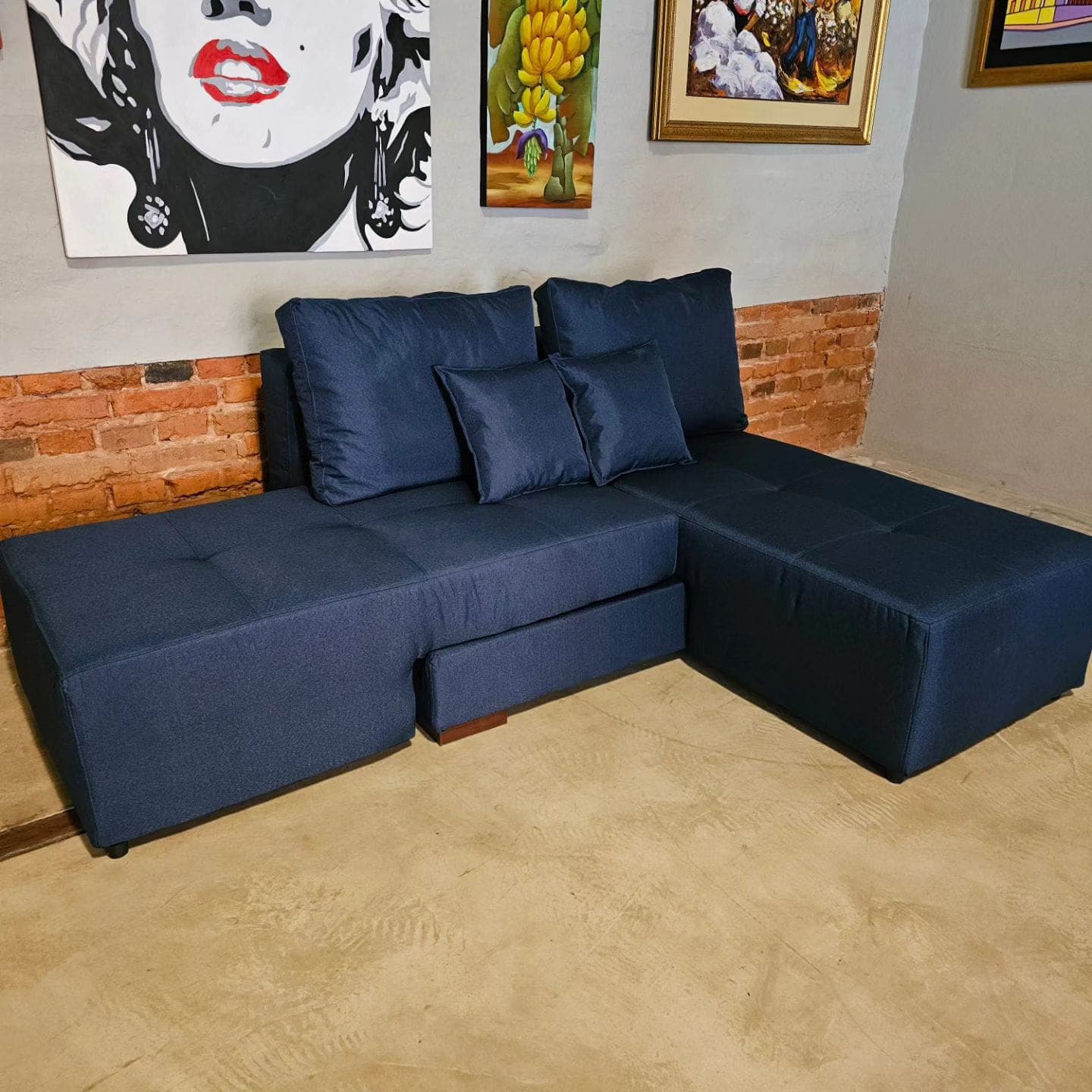 Photo by https://trato-hecho.nyc3.digitaloceanspaces.com/rtcl_listing/sofa-l.jpg