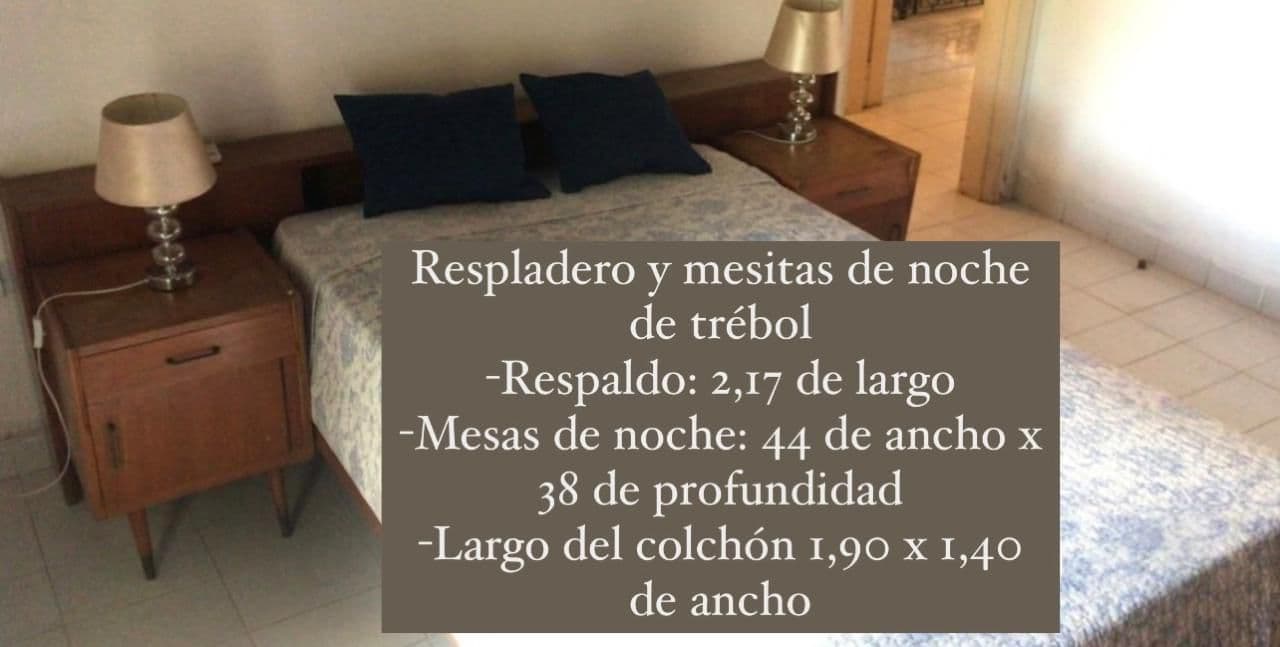 Juego de dormitorio Cama + 2 mesas de noche.