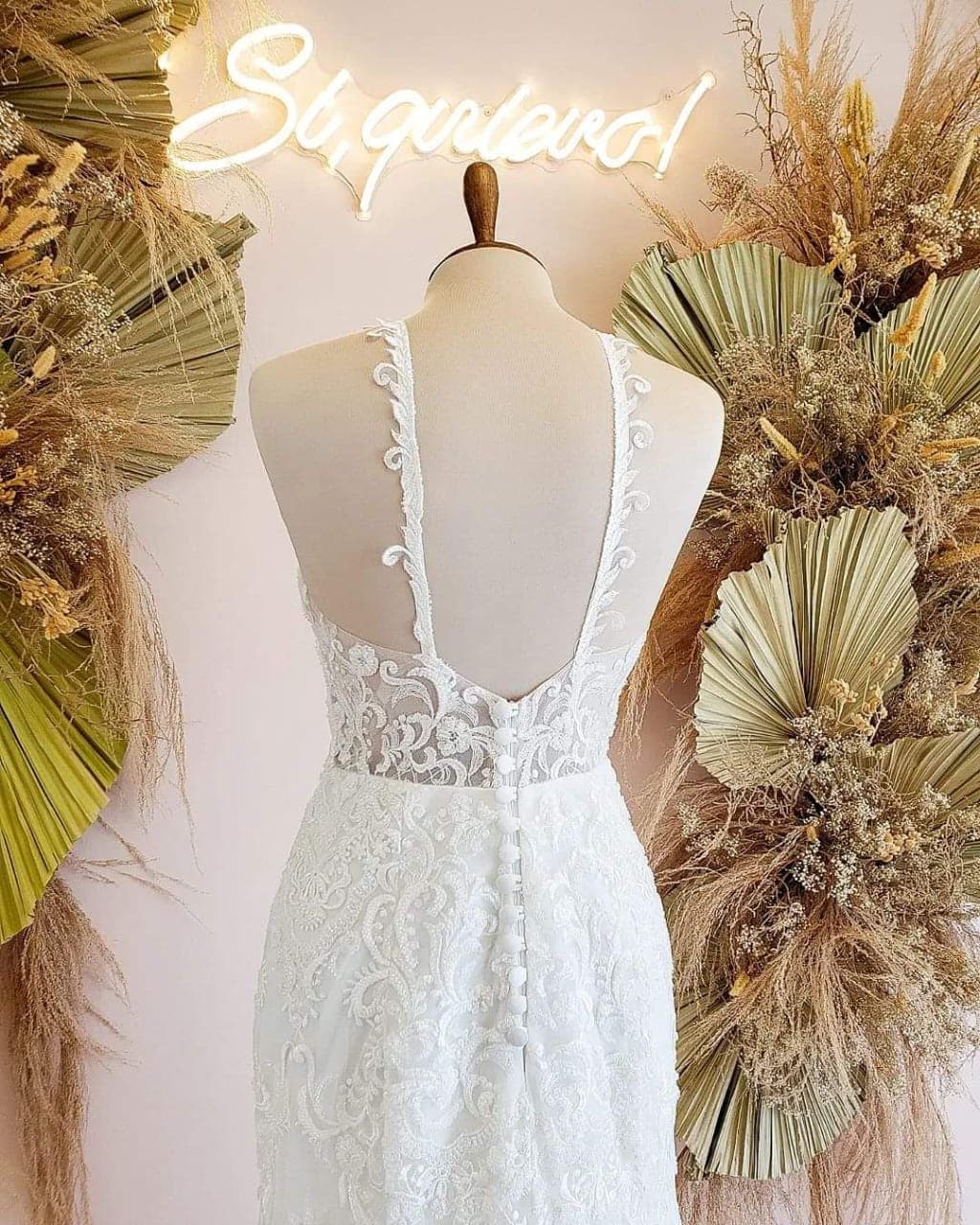Photo by https://trato-hecho.nyc3.digitaloceanspaces.com/rtcl_listing/vestido-2.jpeg